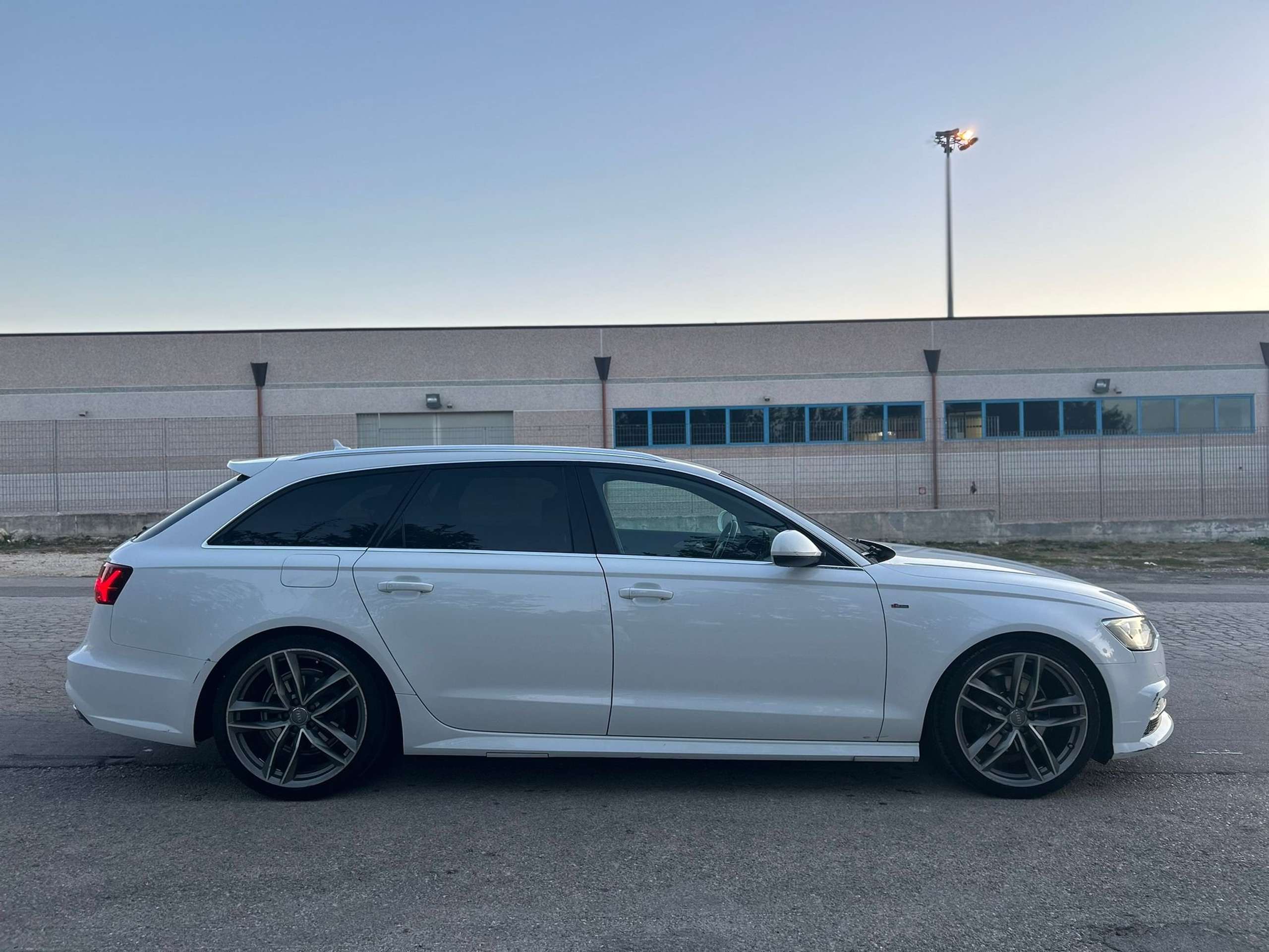 Audi - A6