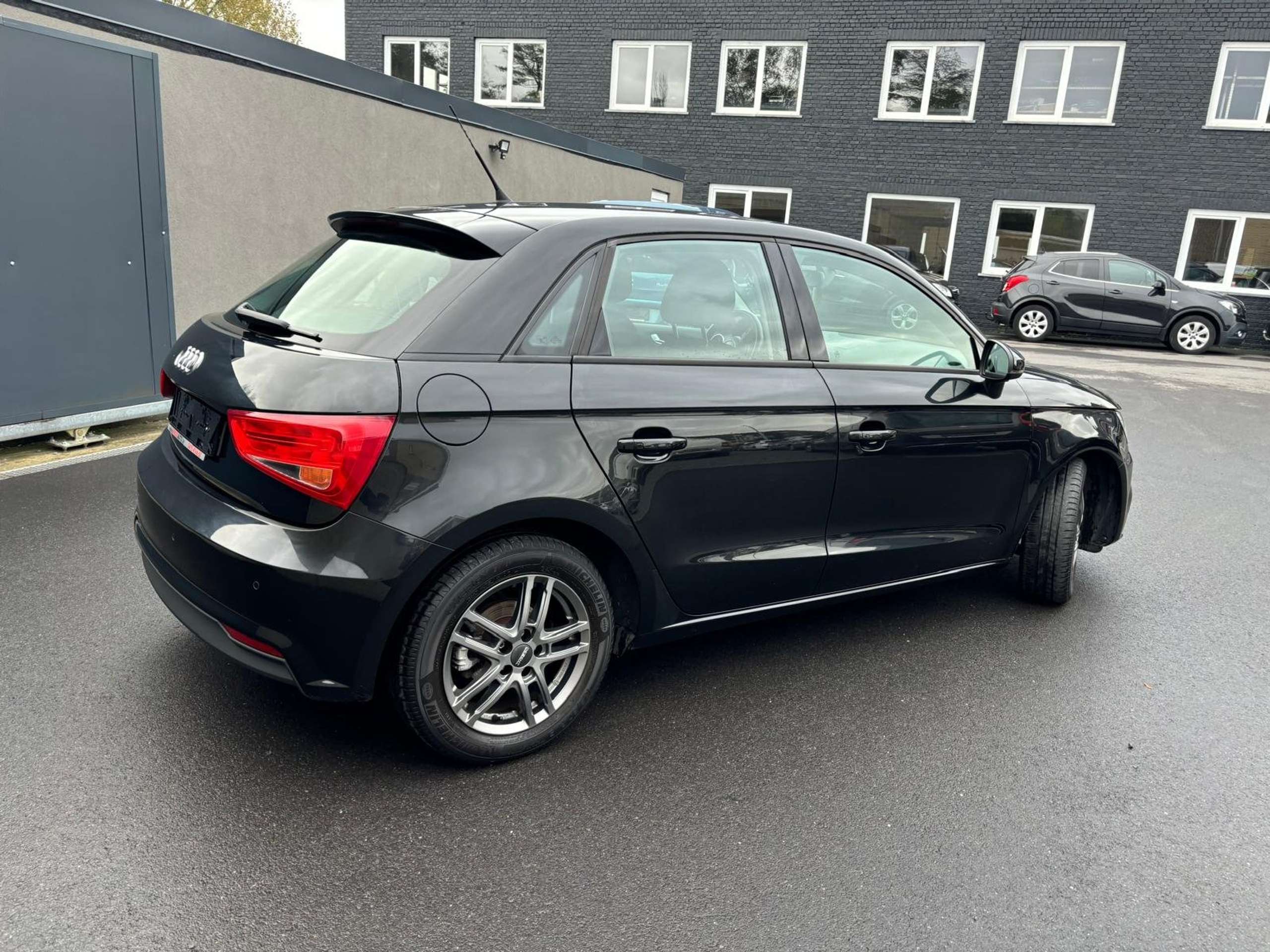 Audi - A1