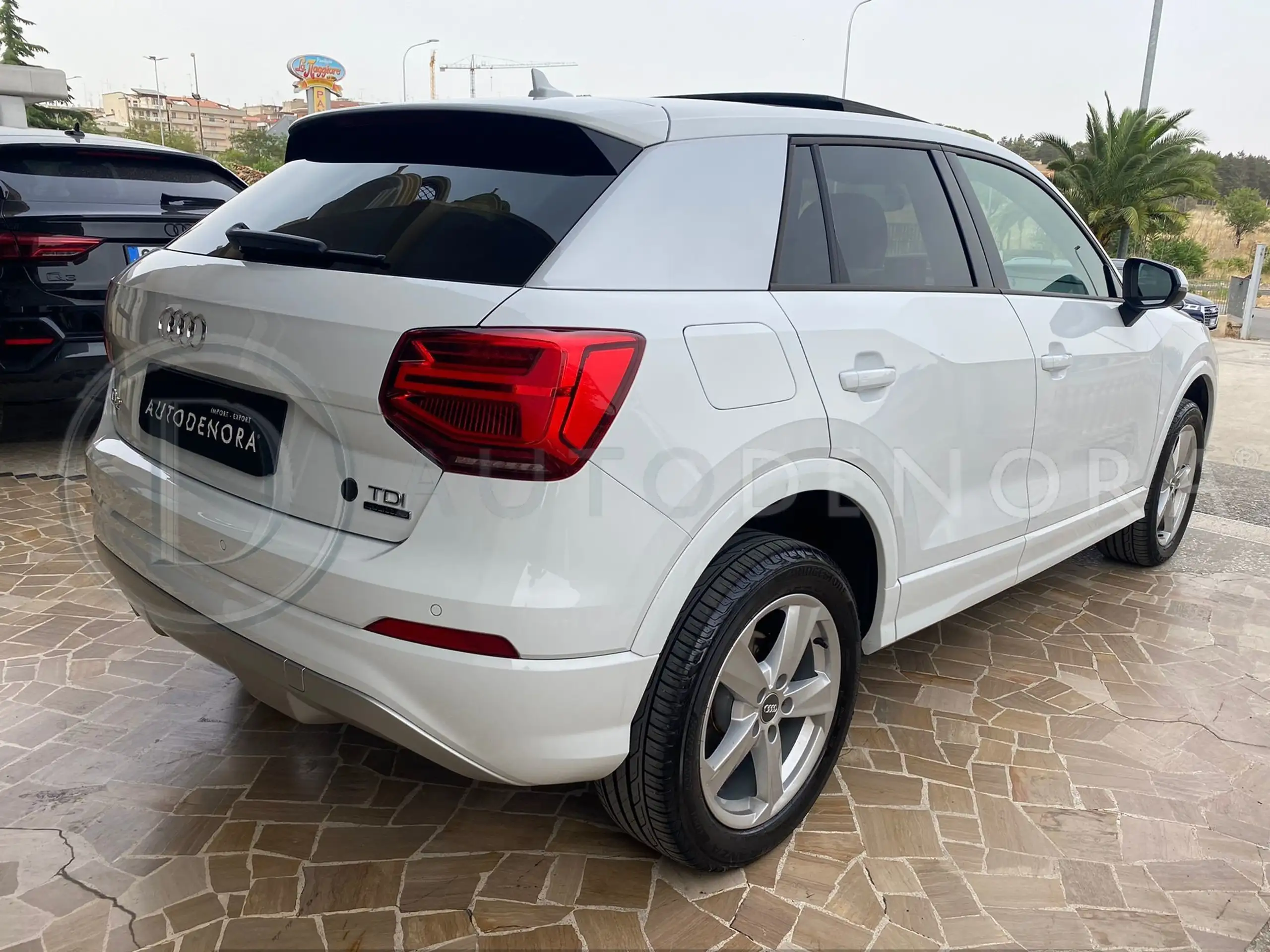 Audi - Q2