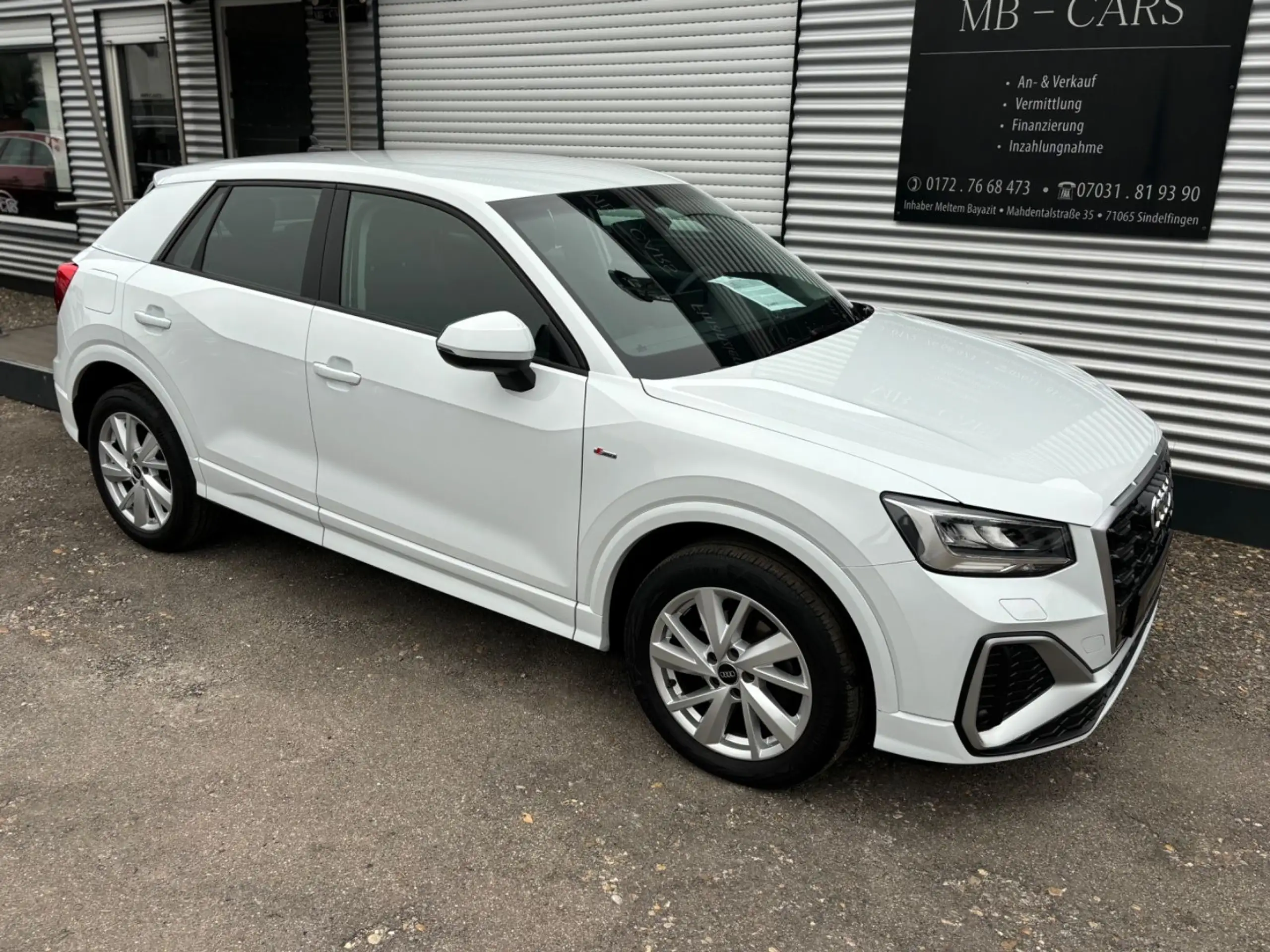 Audi - Q2