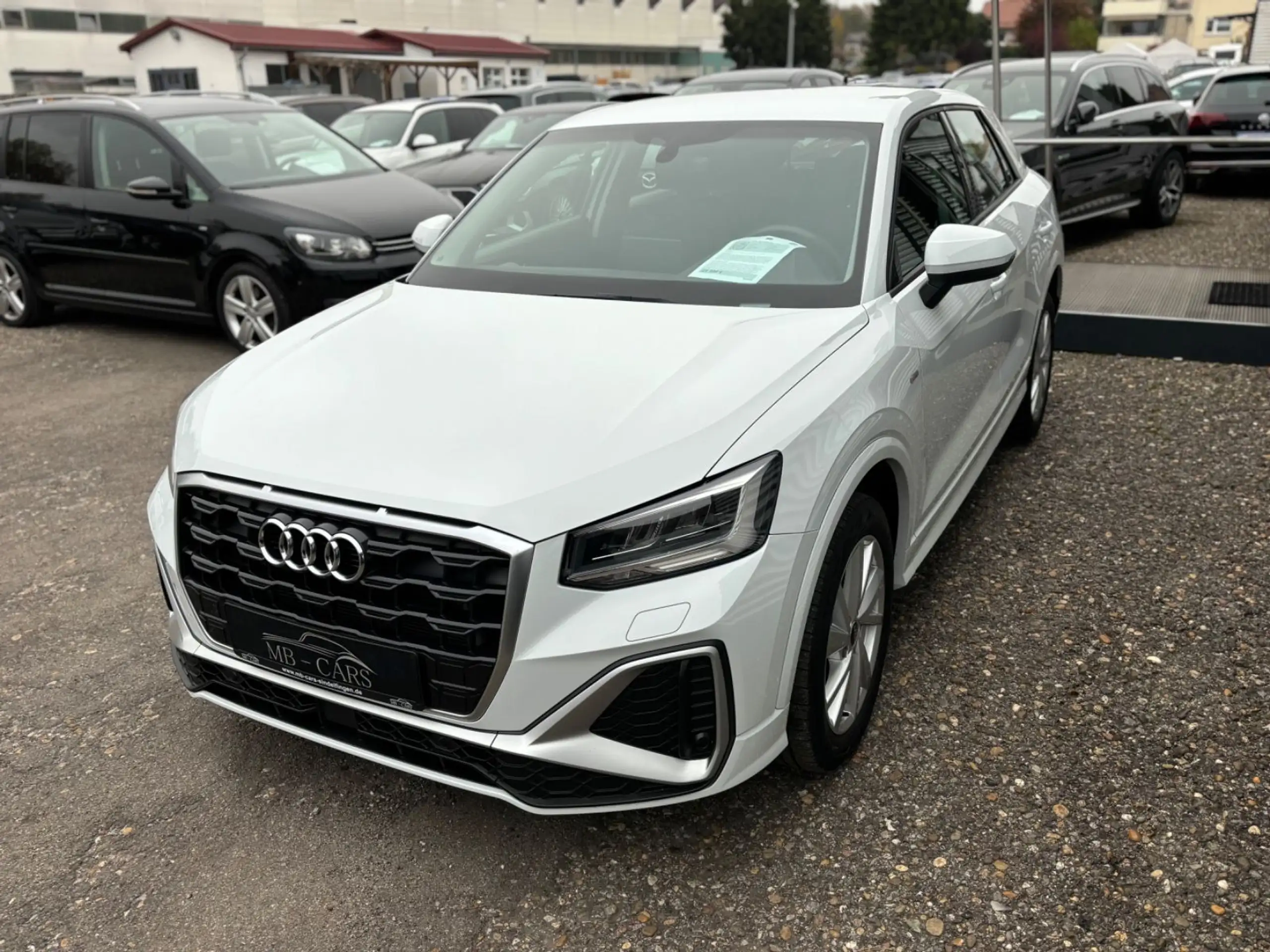 Audi - Q2