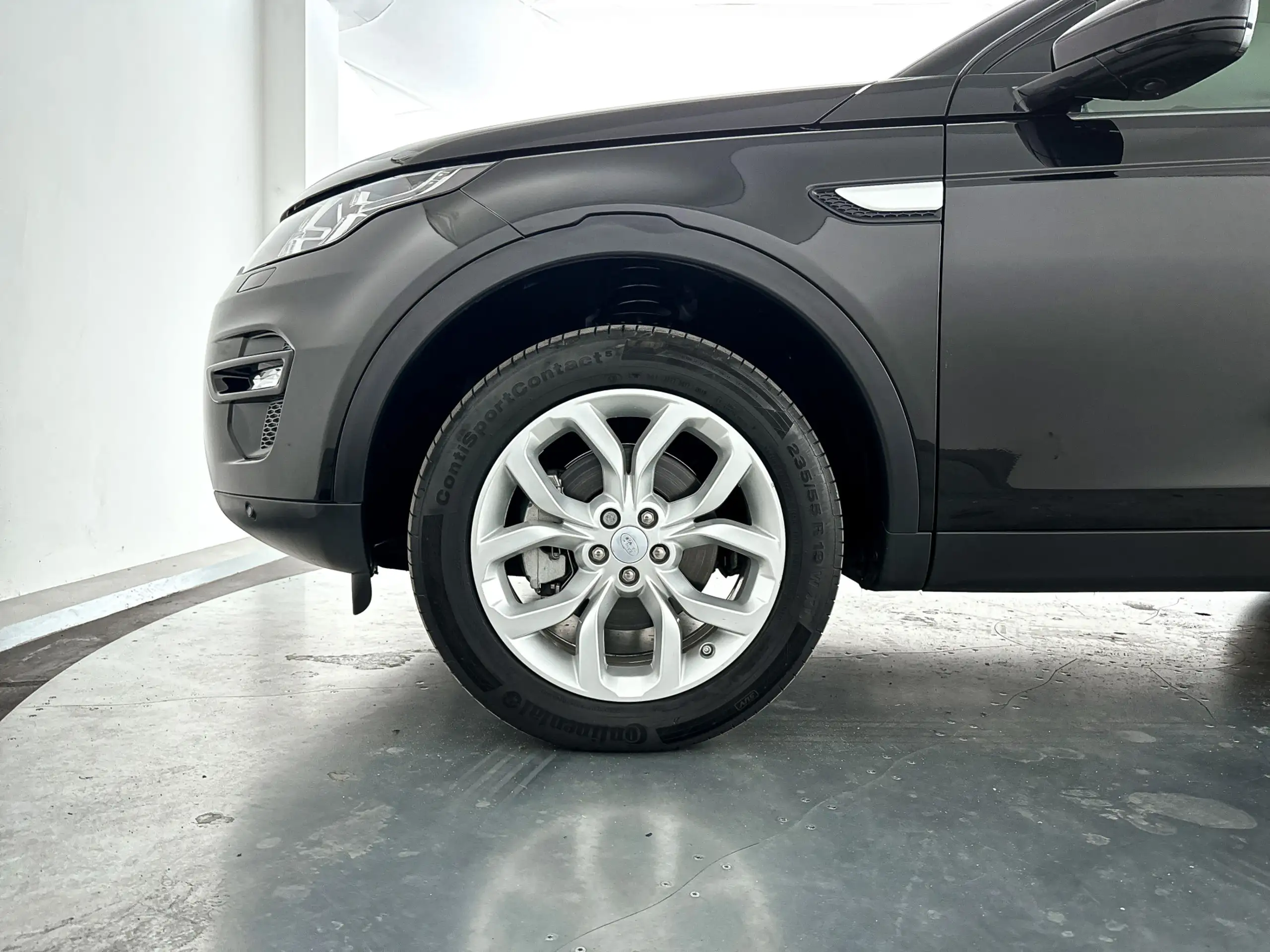 Land Rover - Discovery Sport