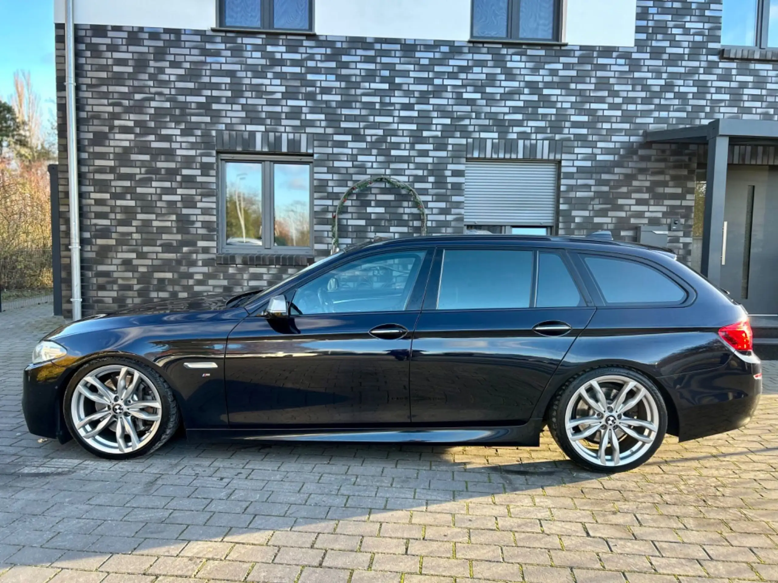 BMW - 550