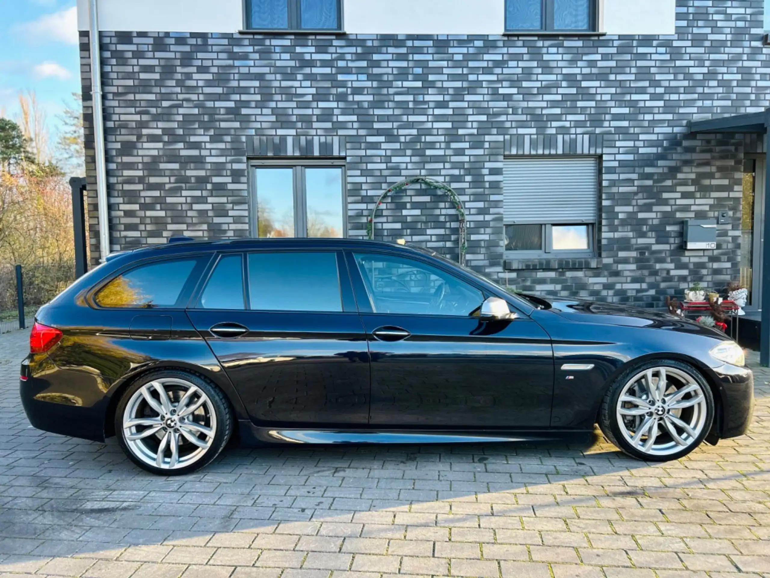 BMW - 550