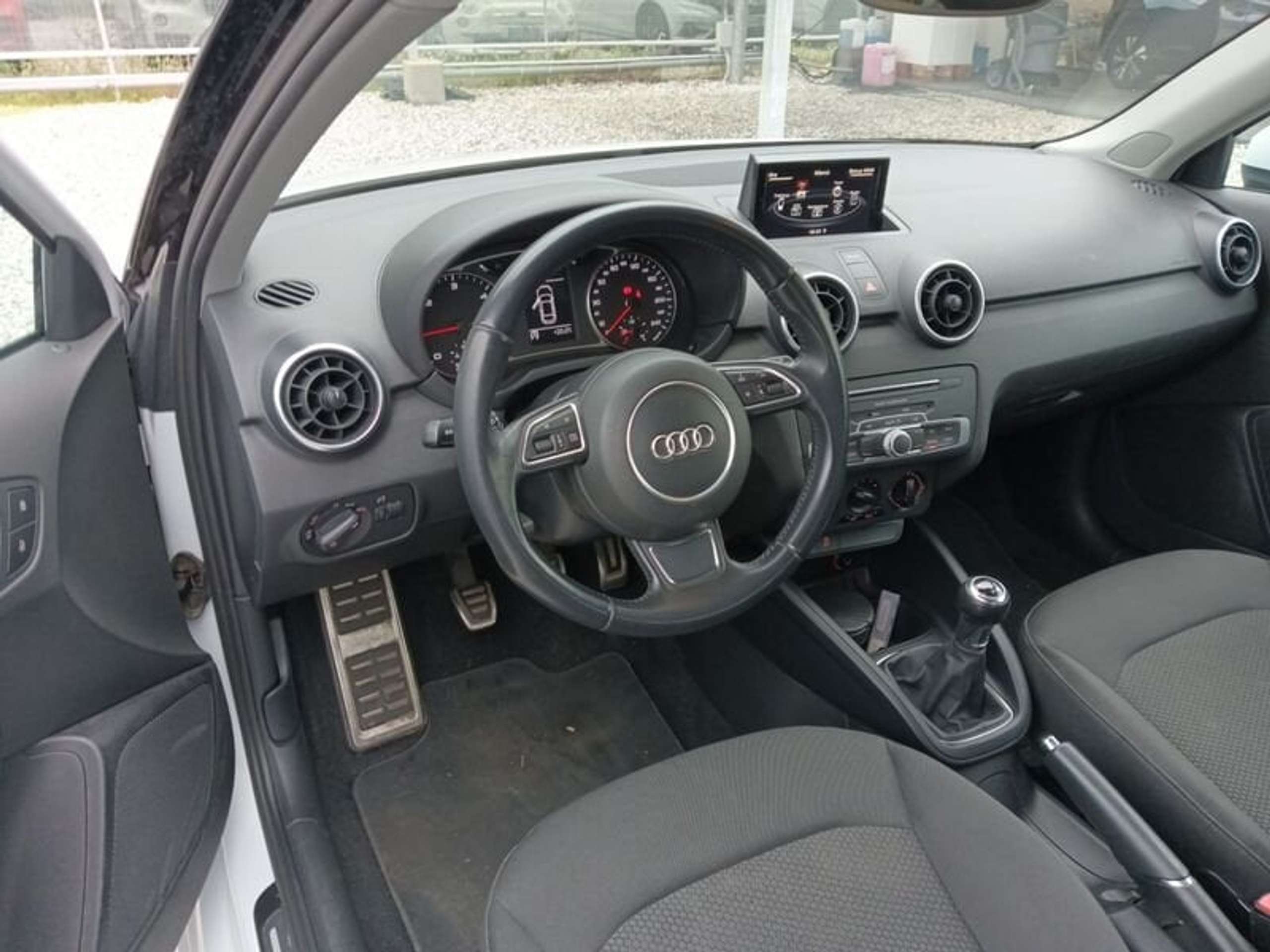 Audi - A1