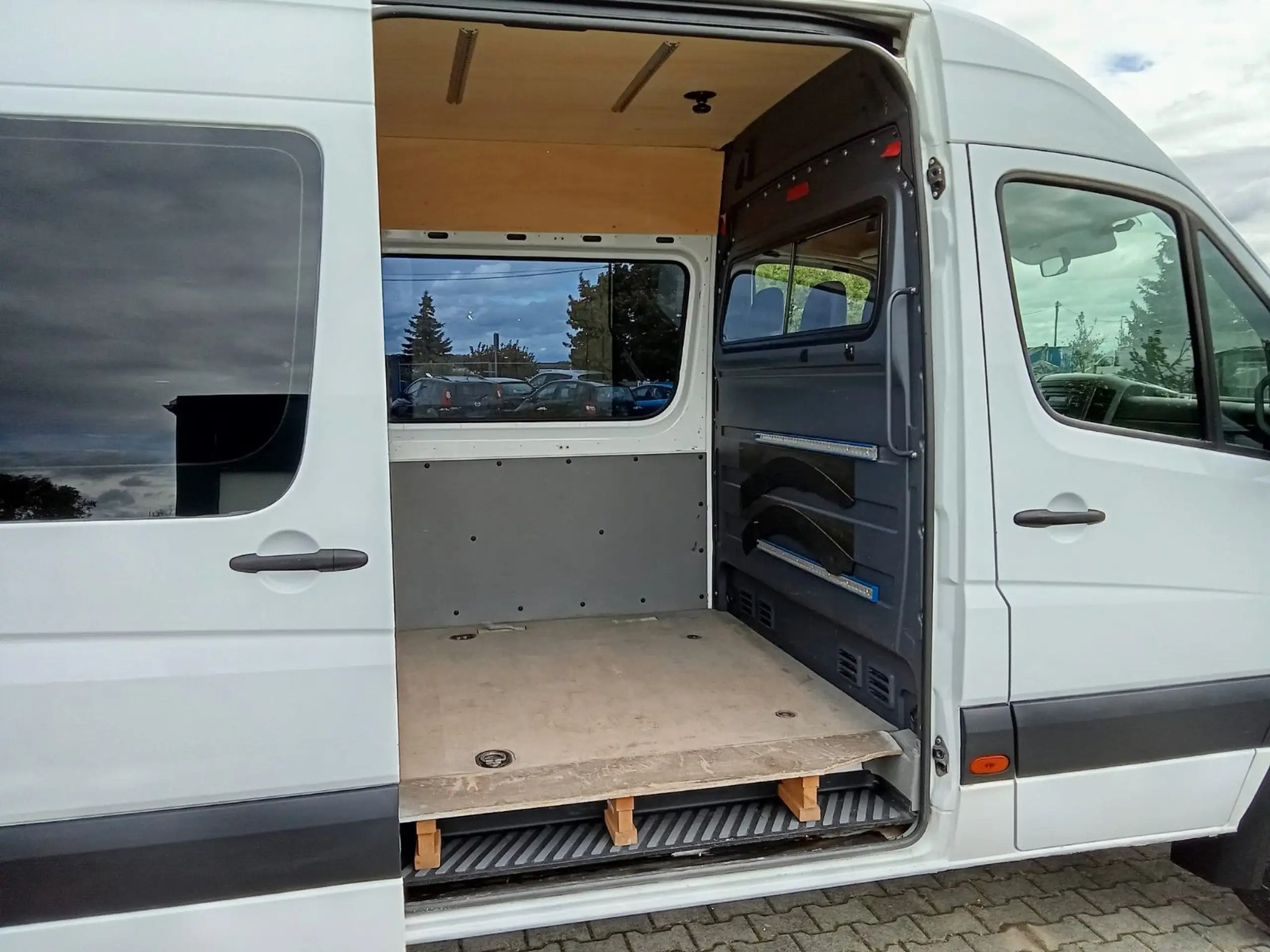 Mercedes-Benz - Sprinter