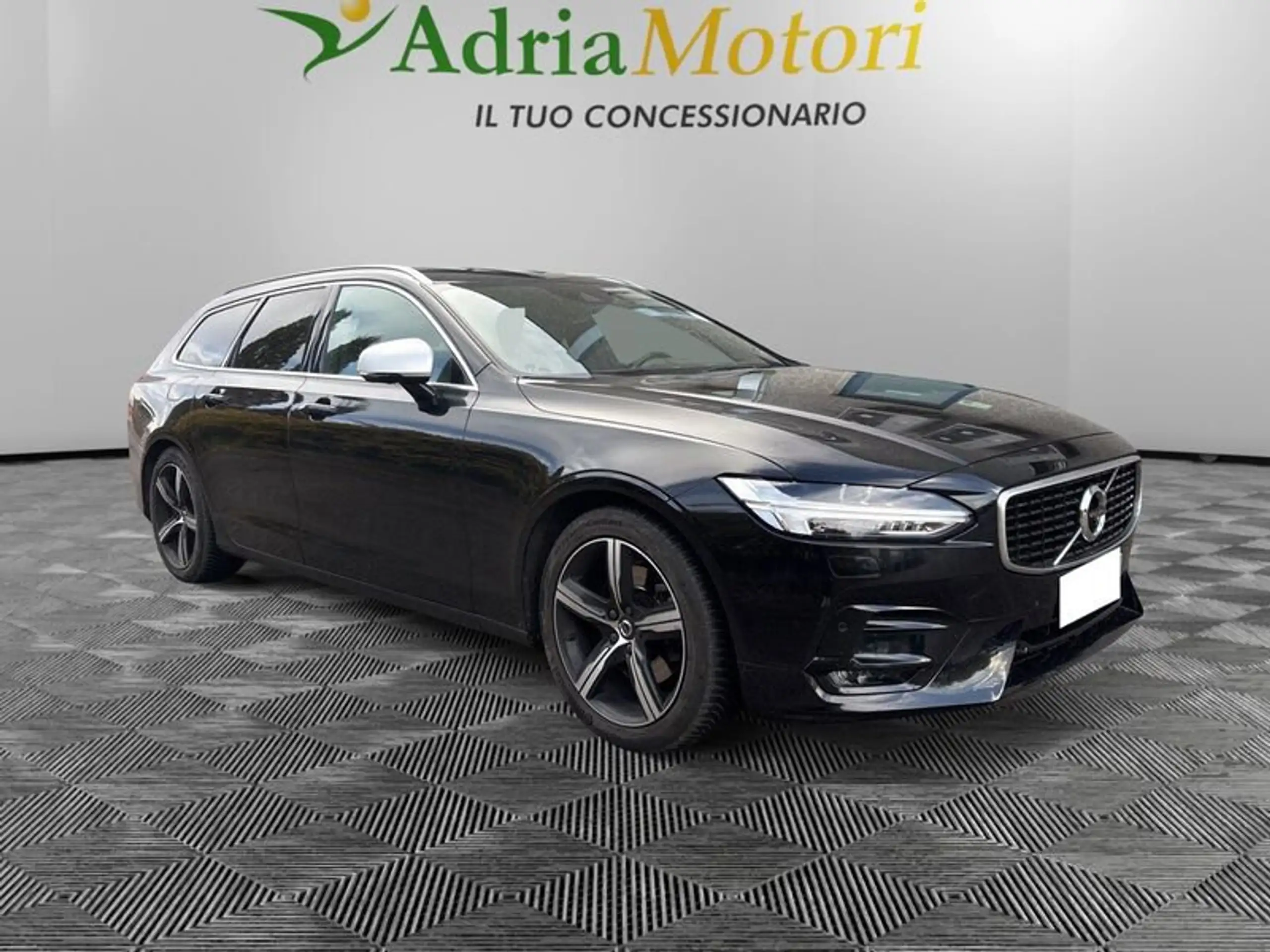 Volvo - V90