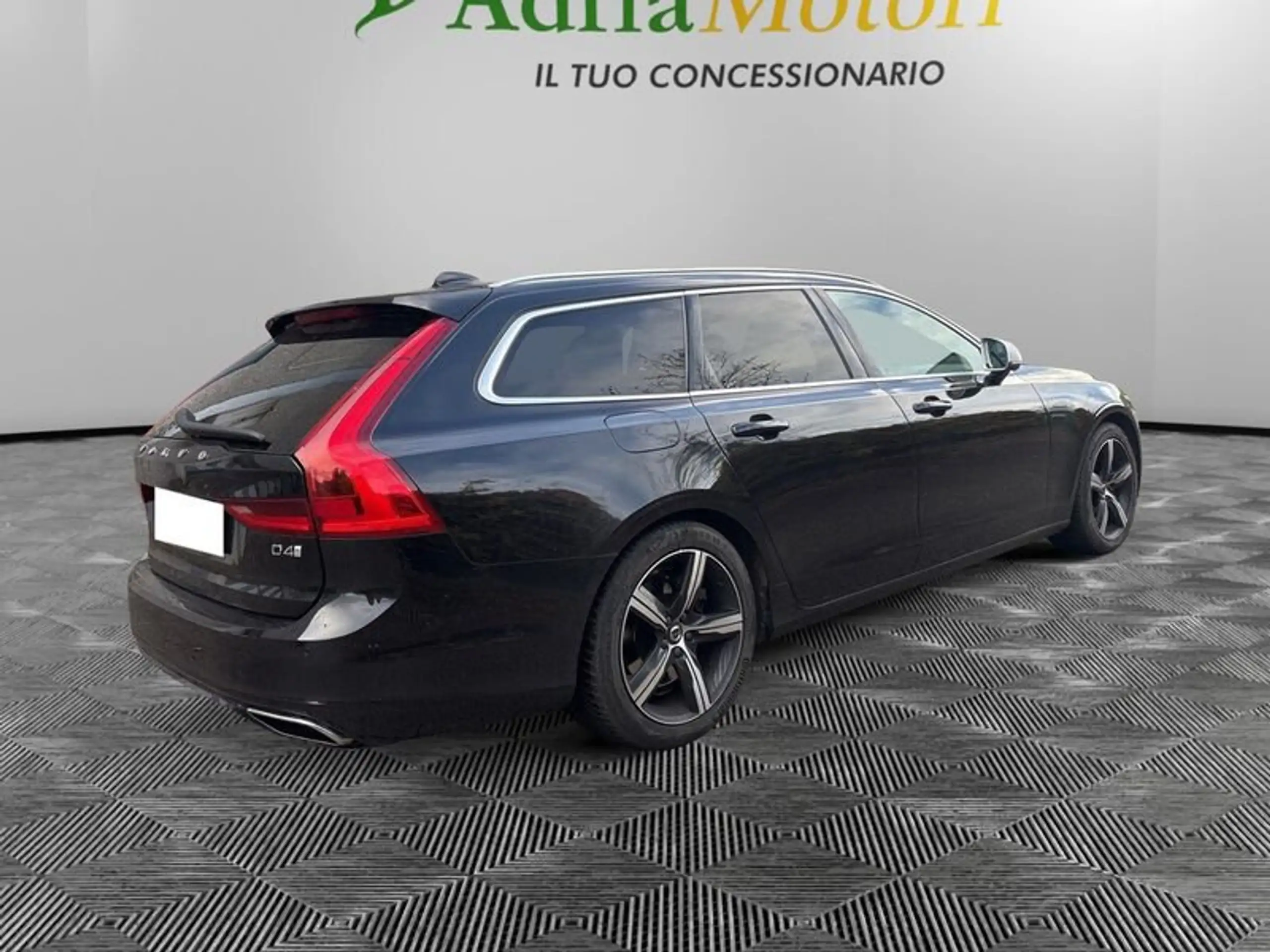 Volvo - V90