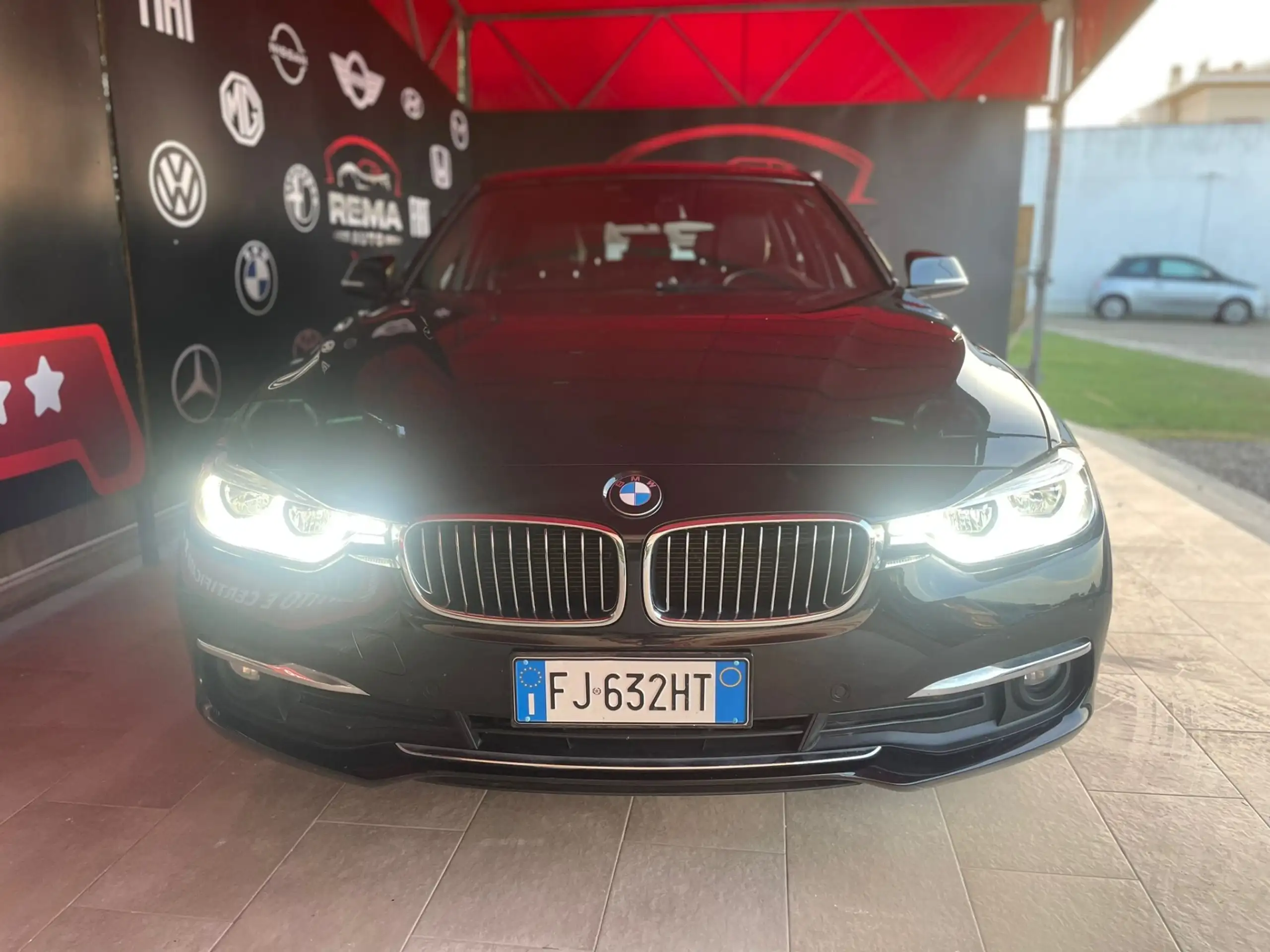 BMW - 320