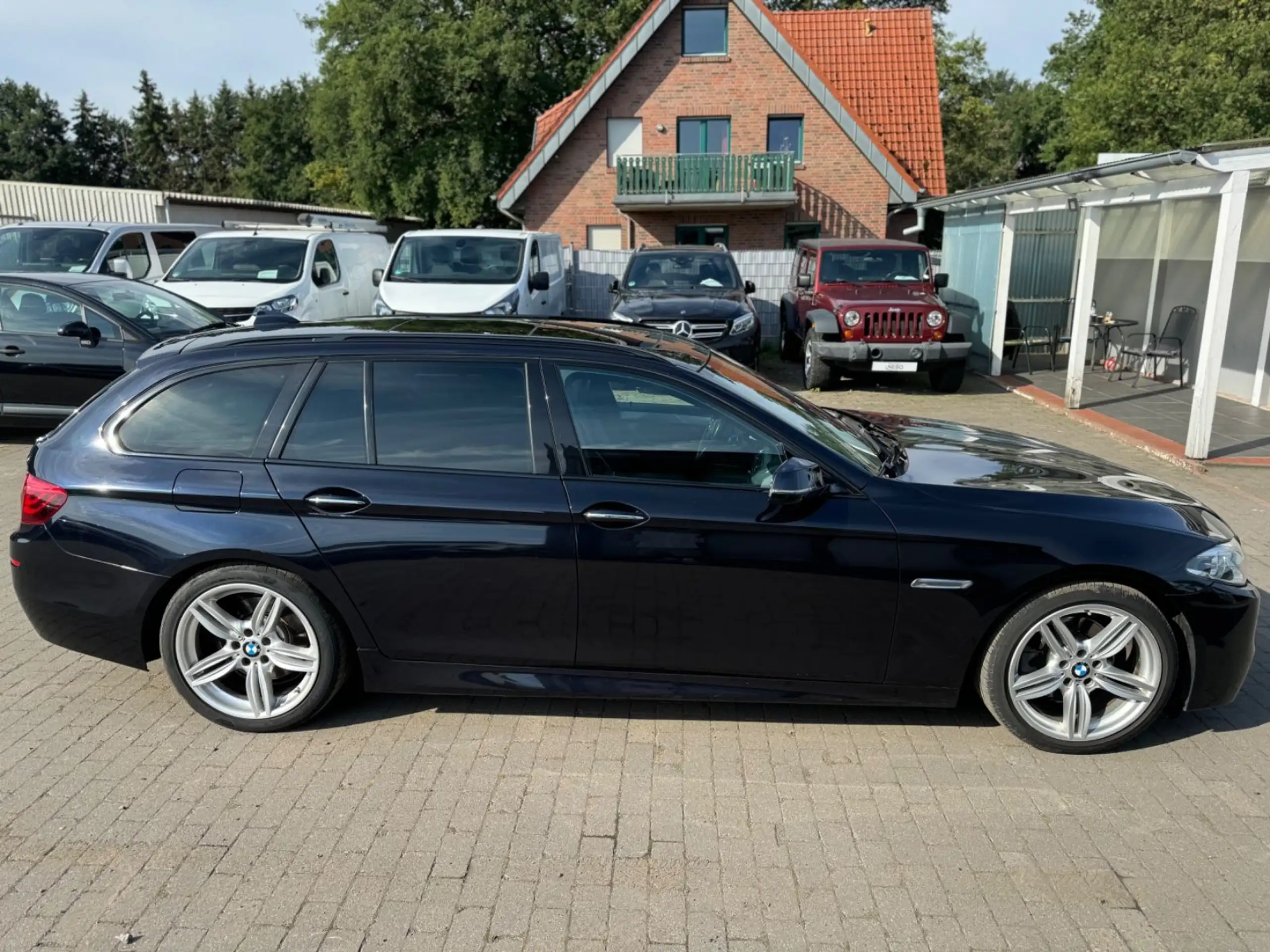 BMW - 520