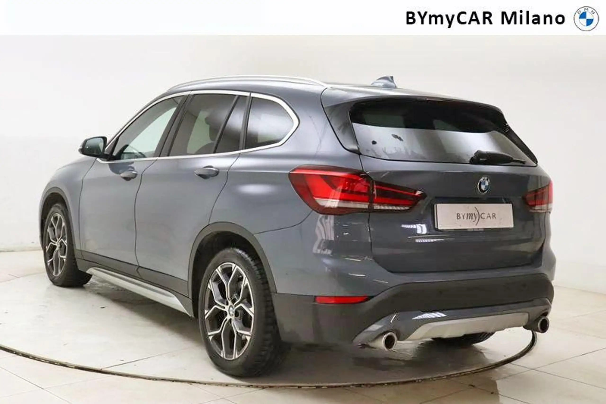 BMW - X1