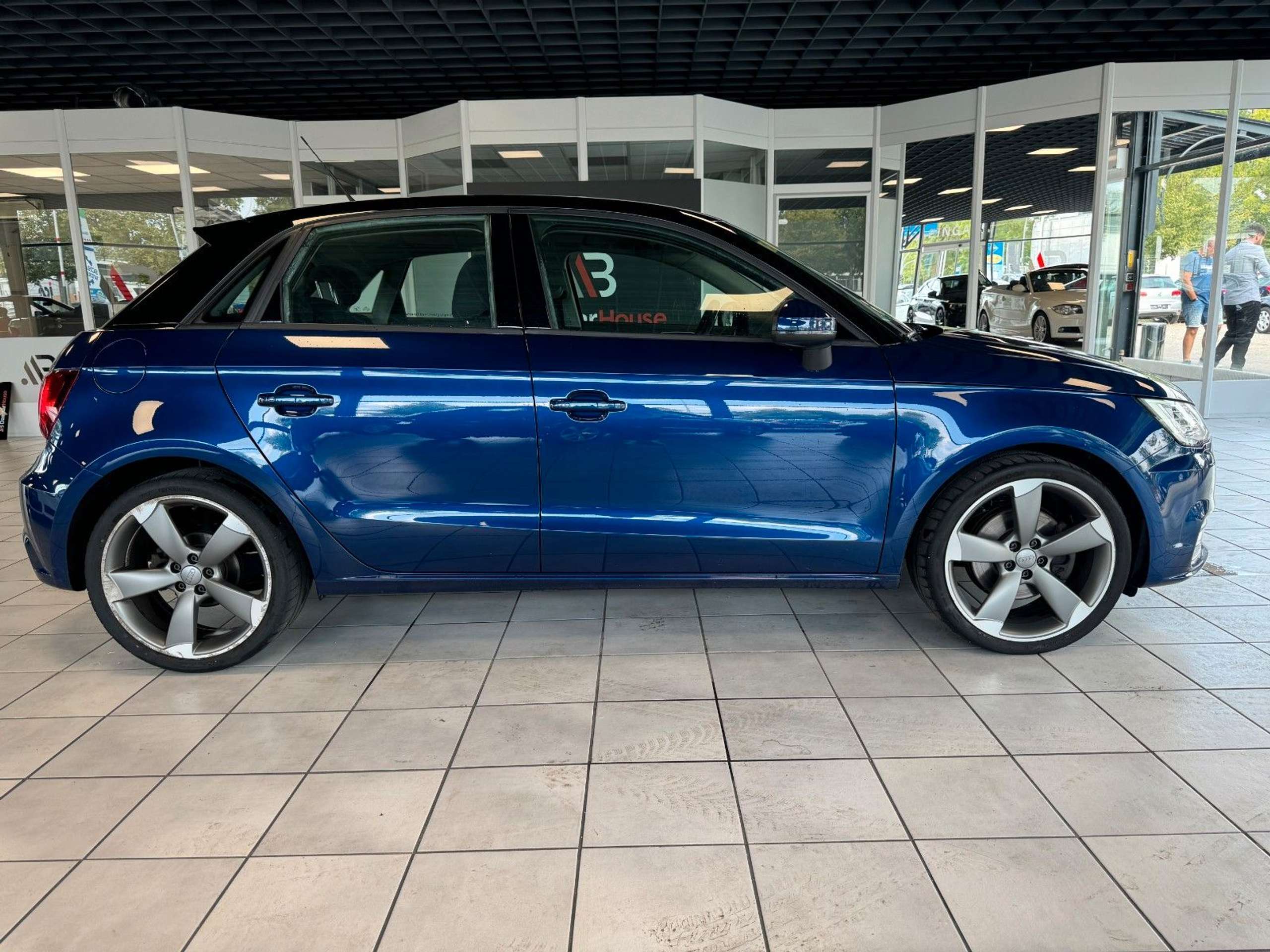 Audi - A1