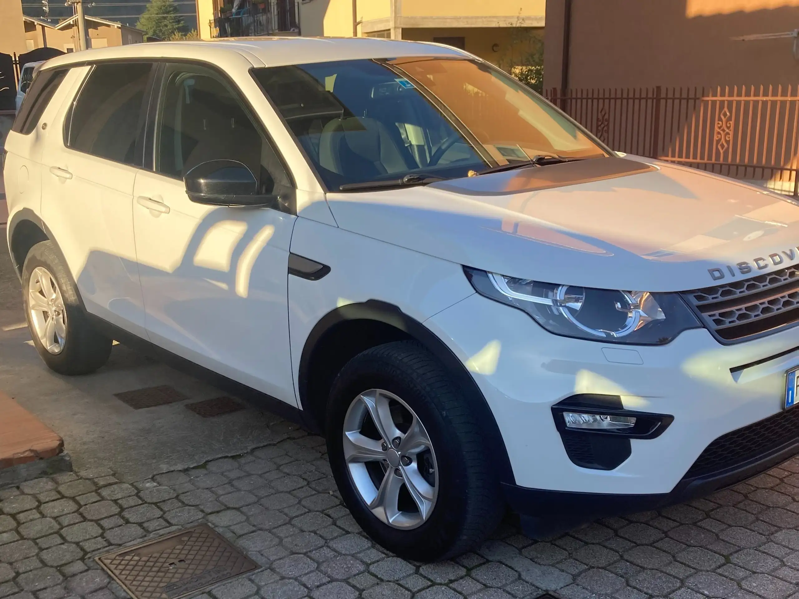 Land Rover - Discovery Sport