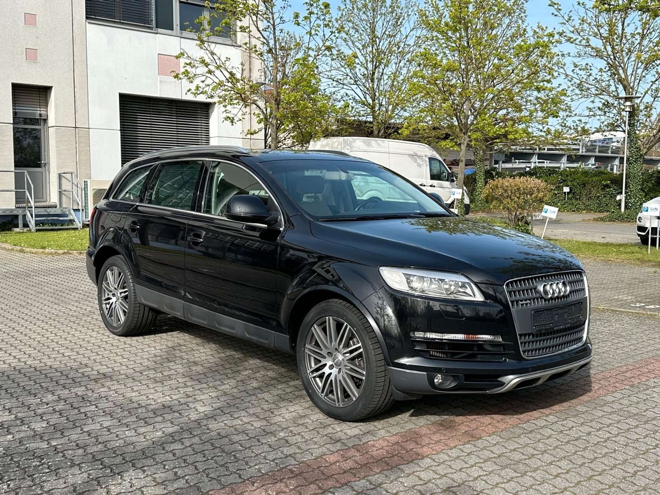 Audi - Q7