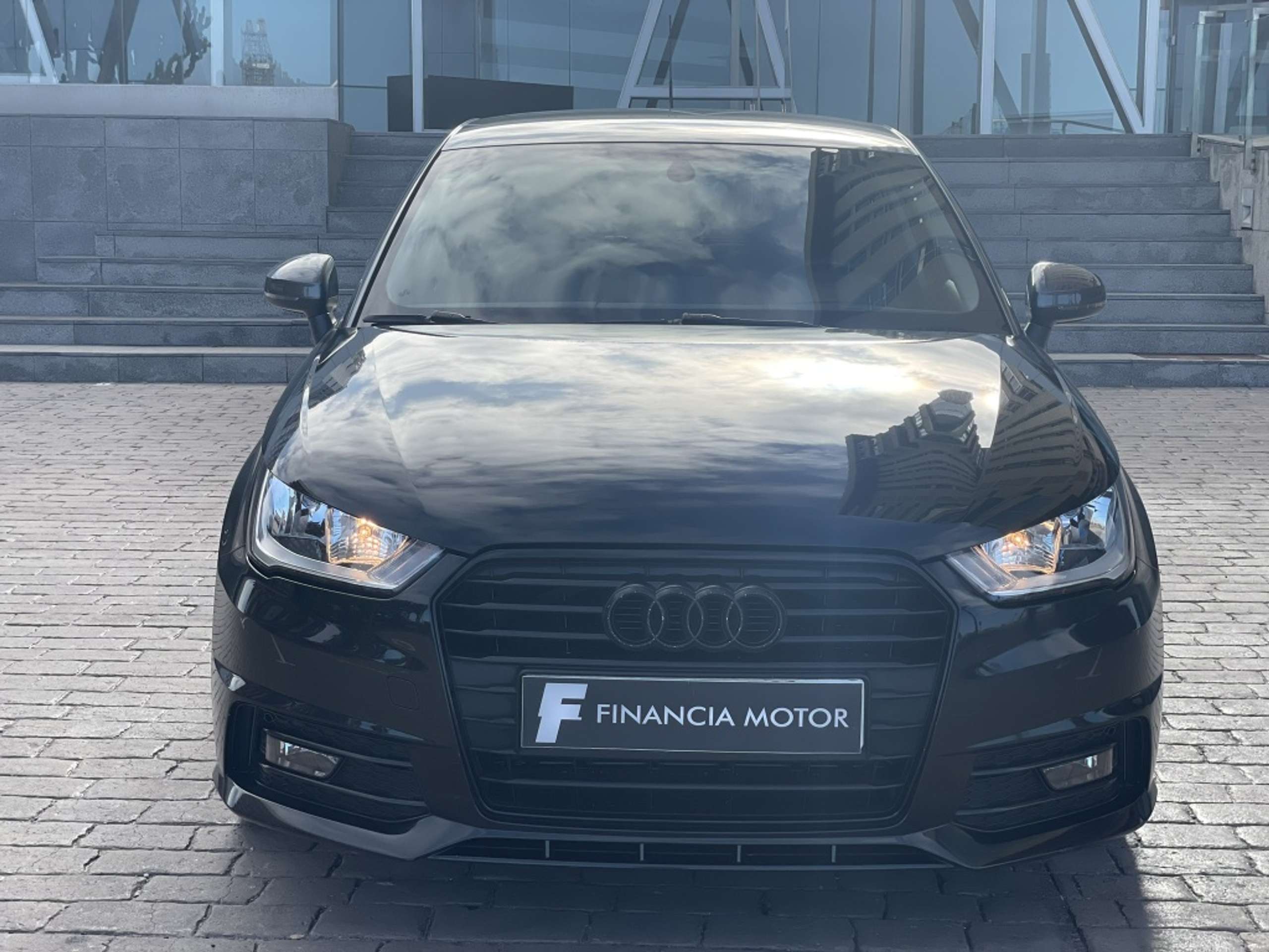 Audi - A1