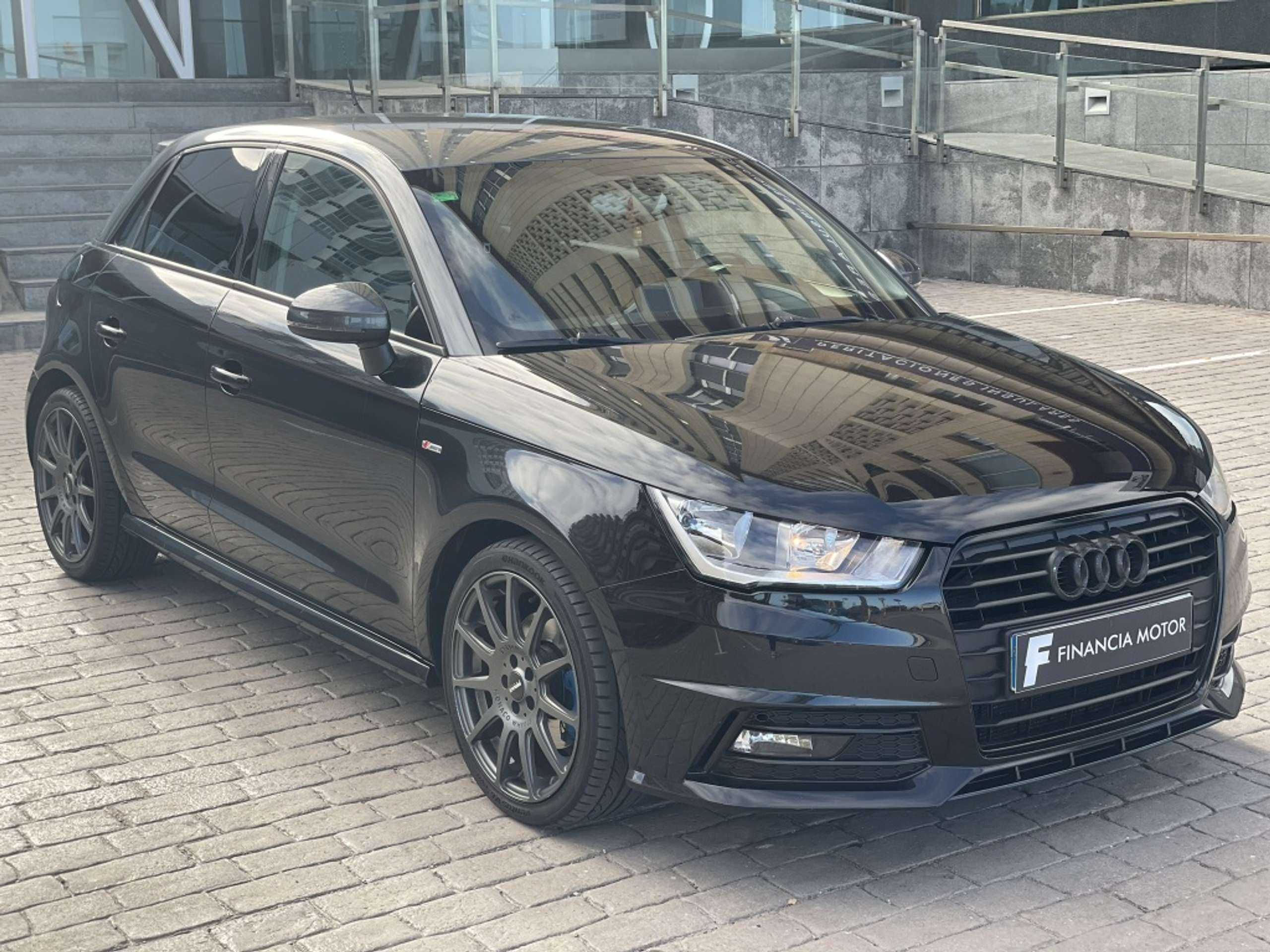 Audi - A1