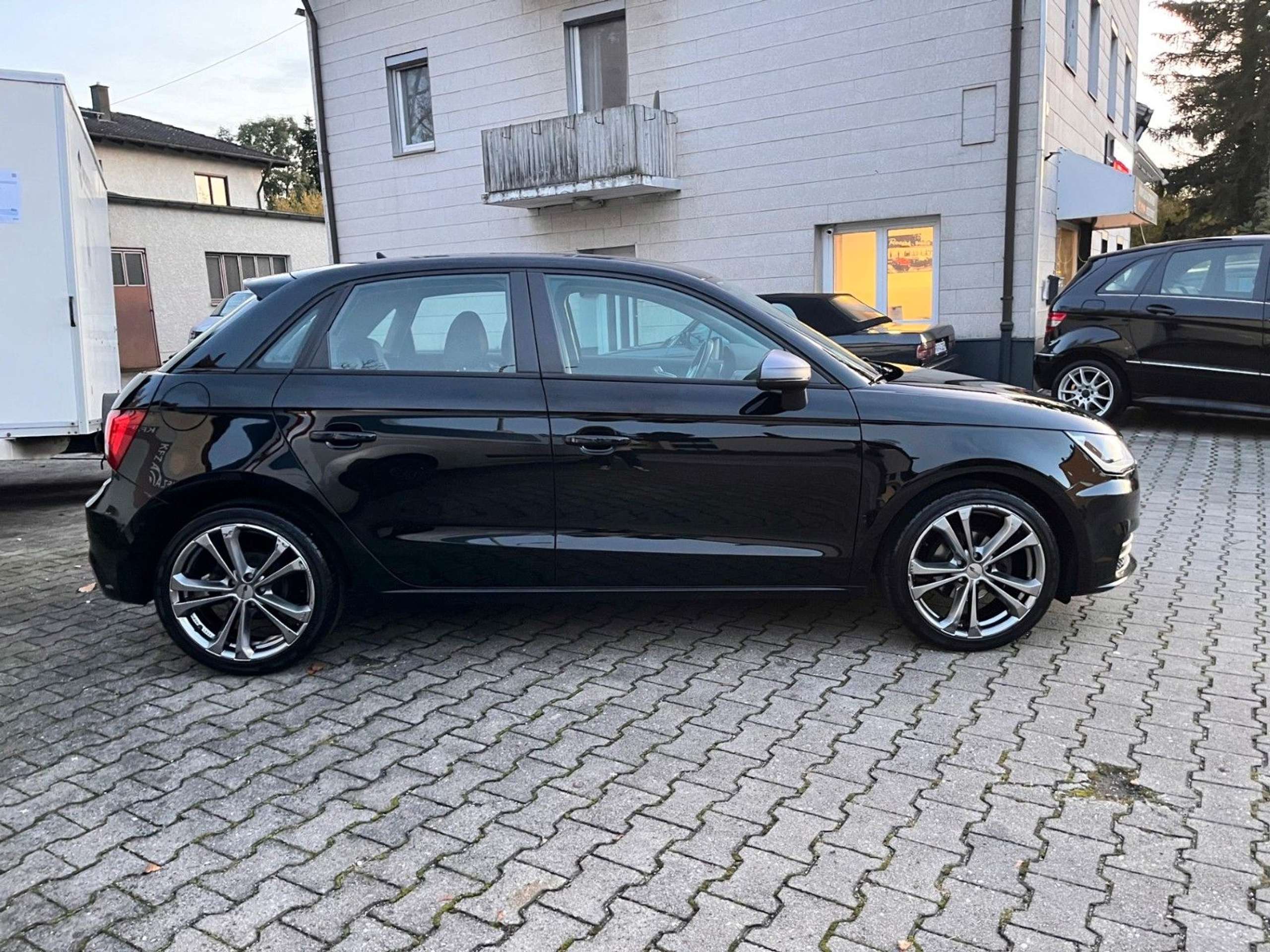 Audi - A1