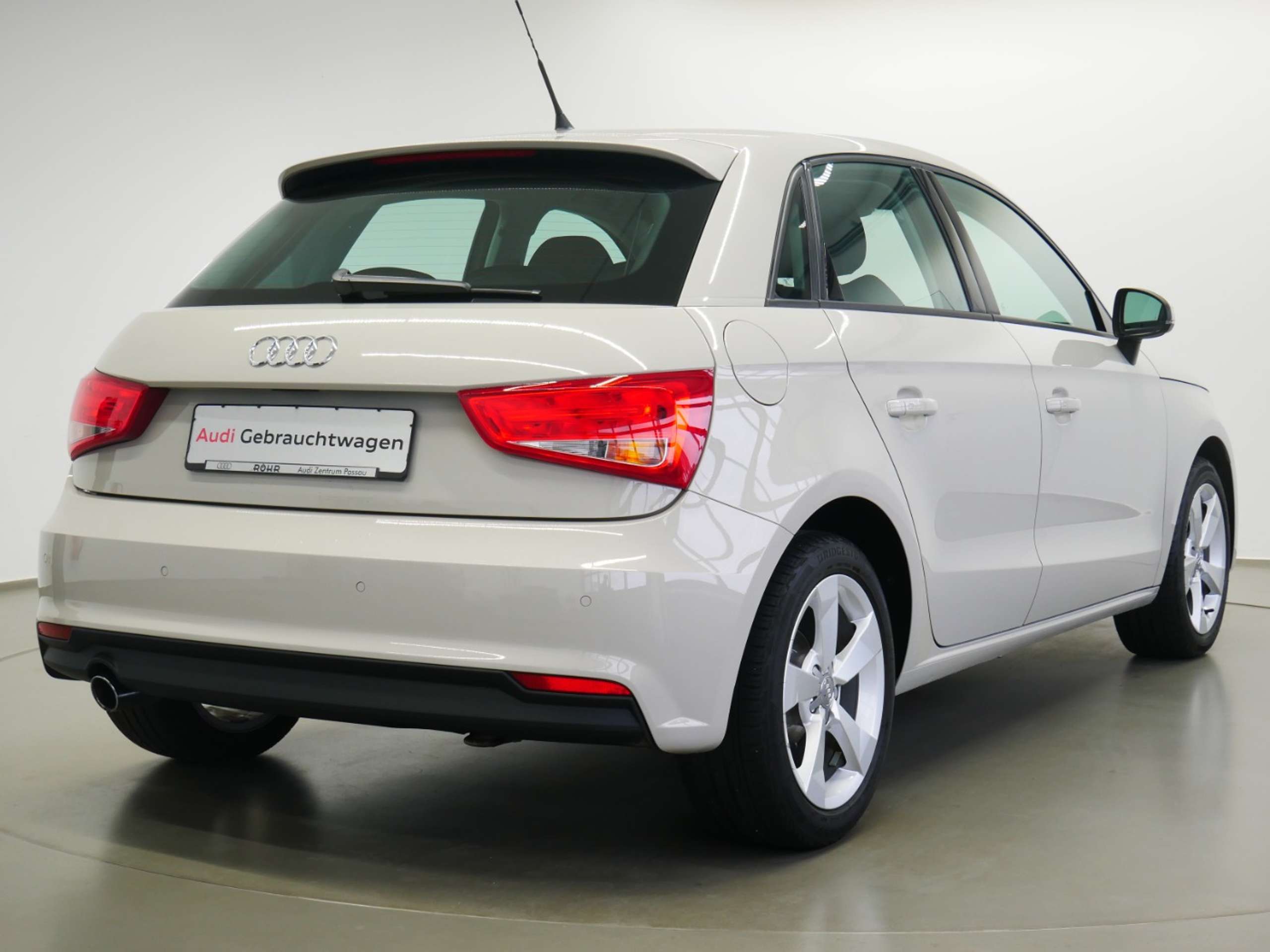 Audi - A1