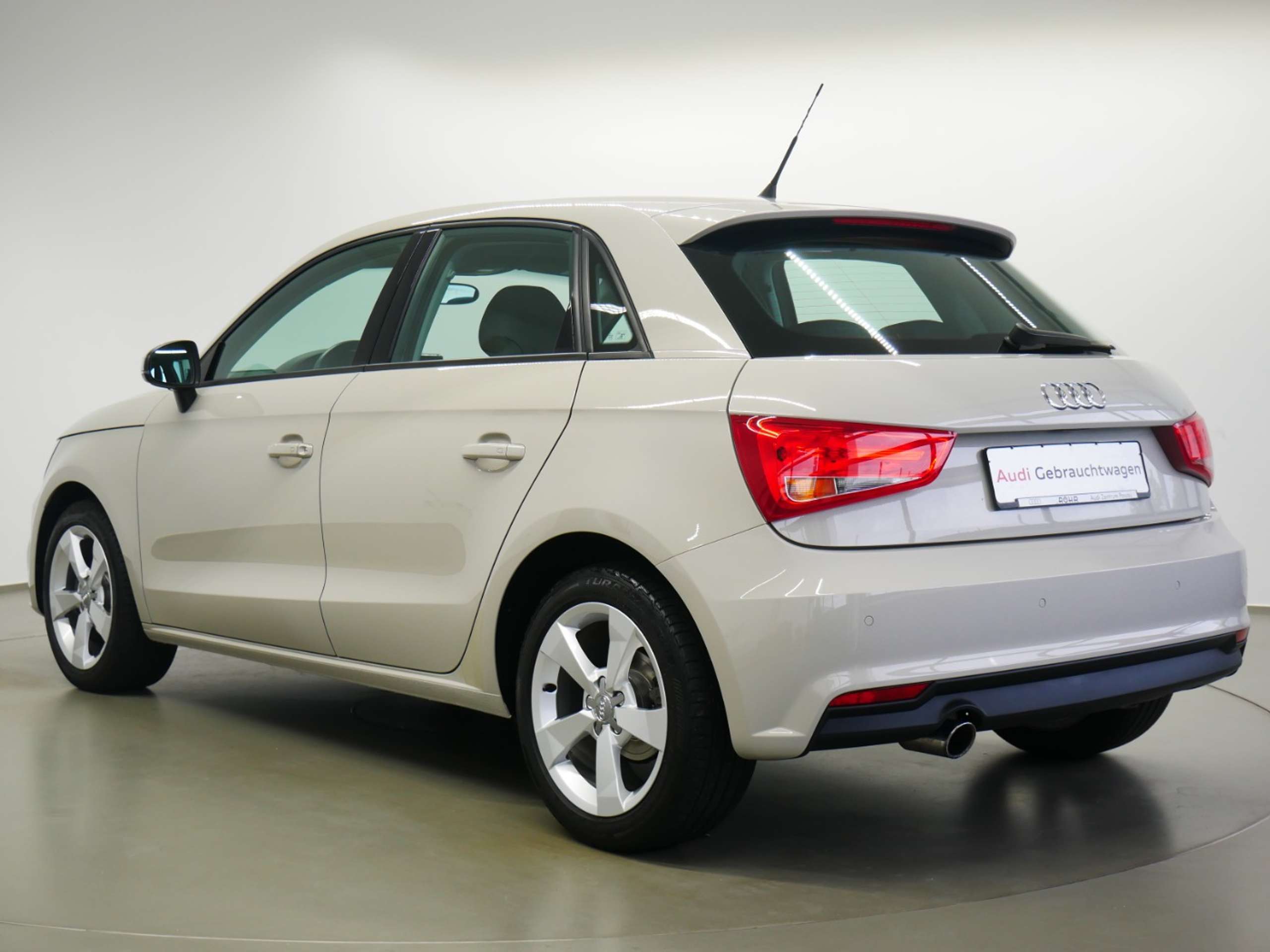 Audi - A1