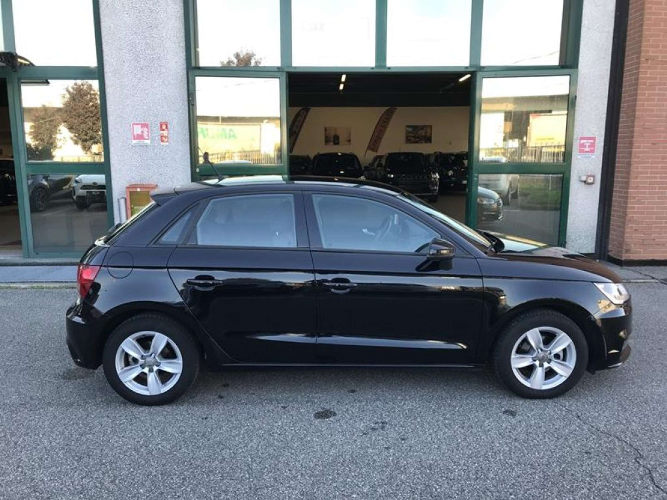 Audi - A1