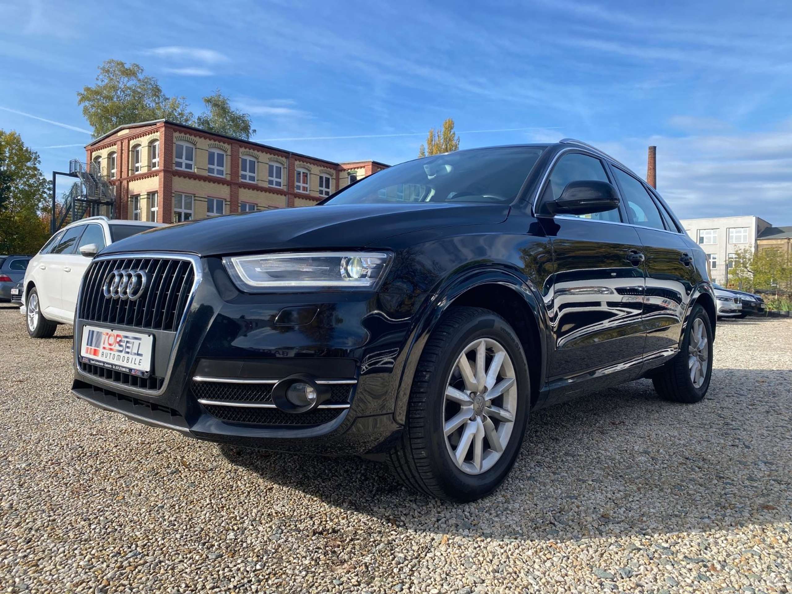 Audi - Q3