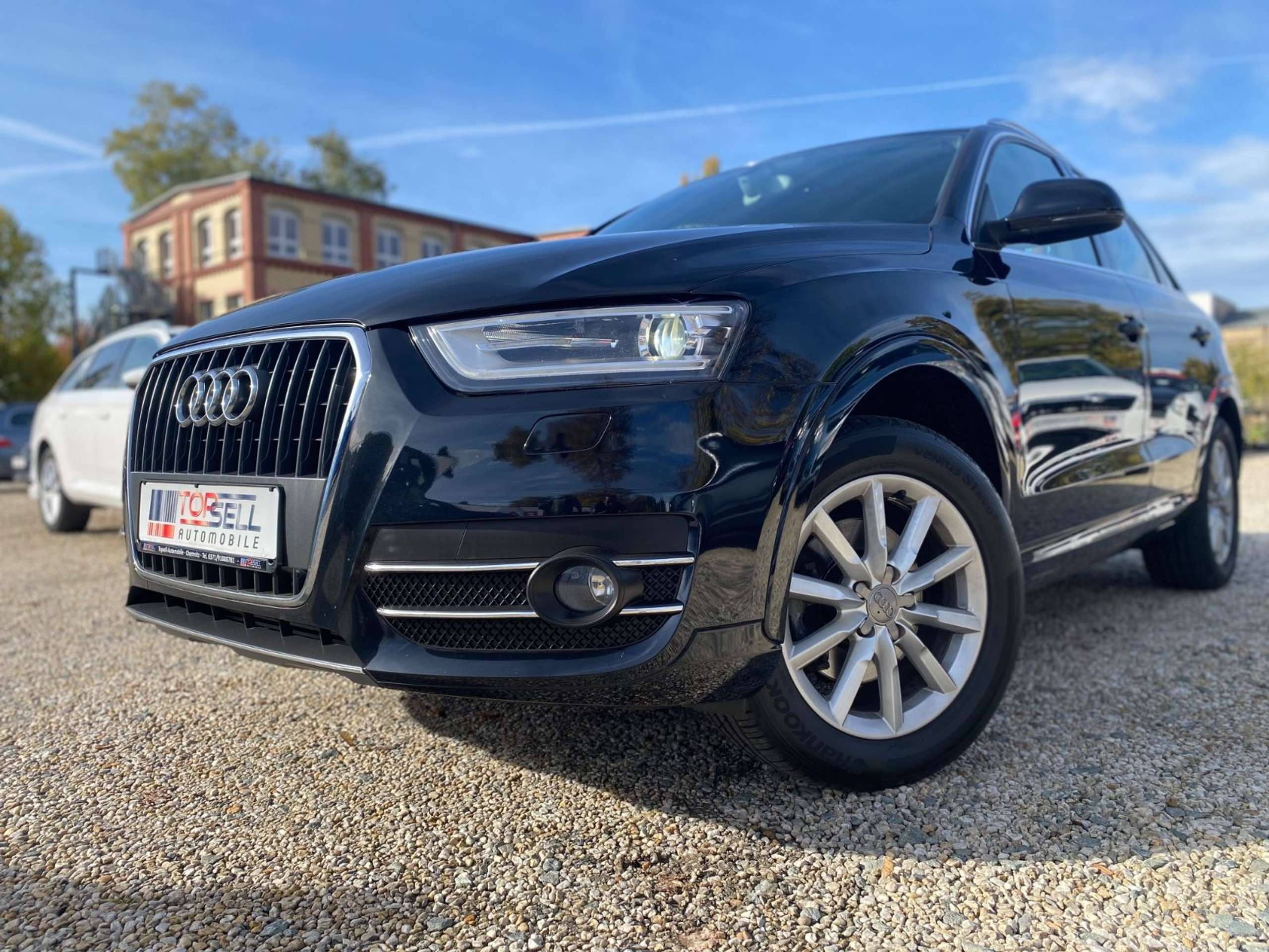 Audi - Q3