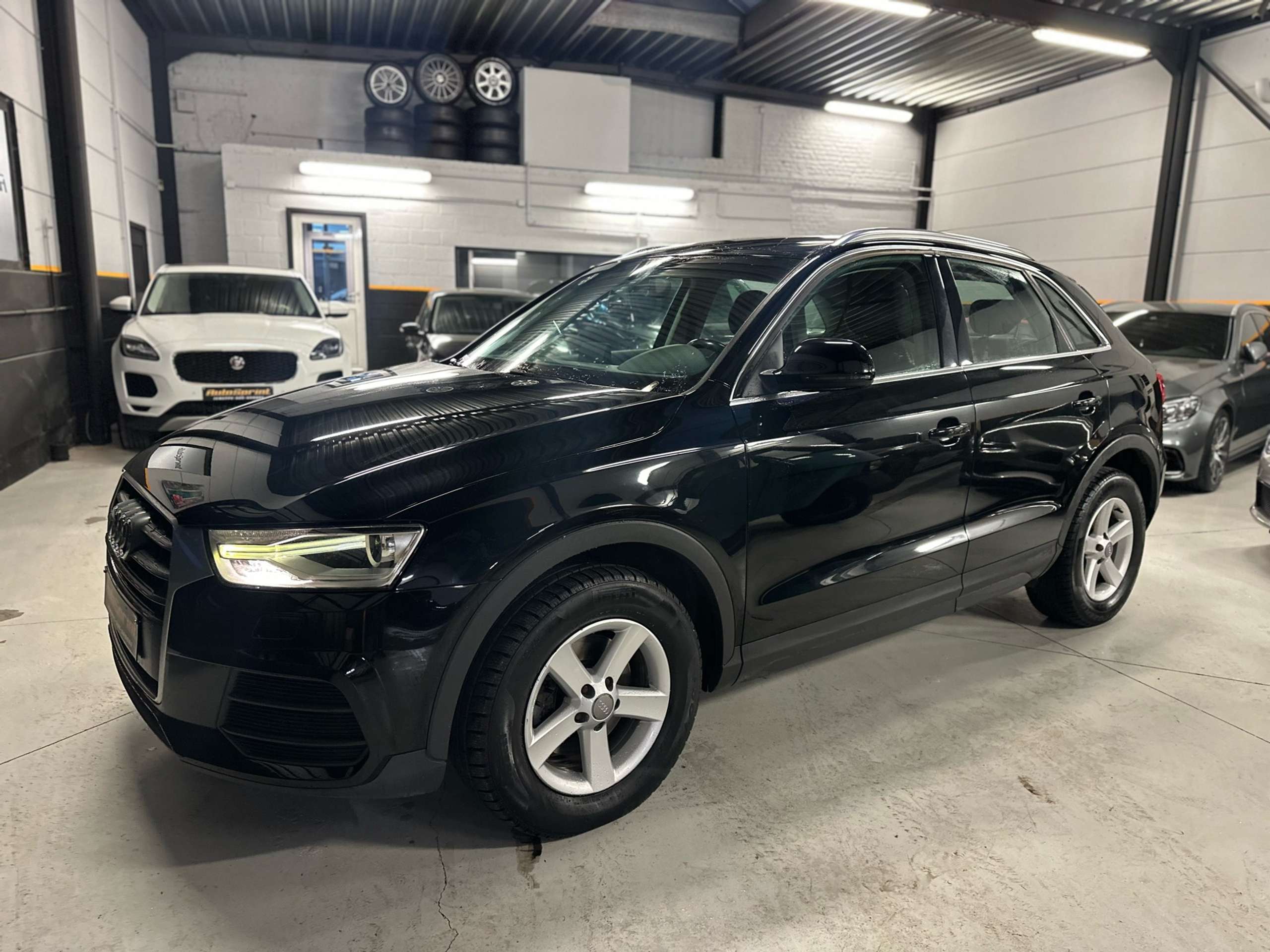 Audi - Q3