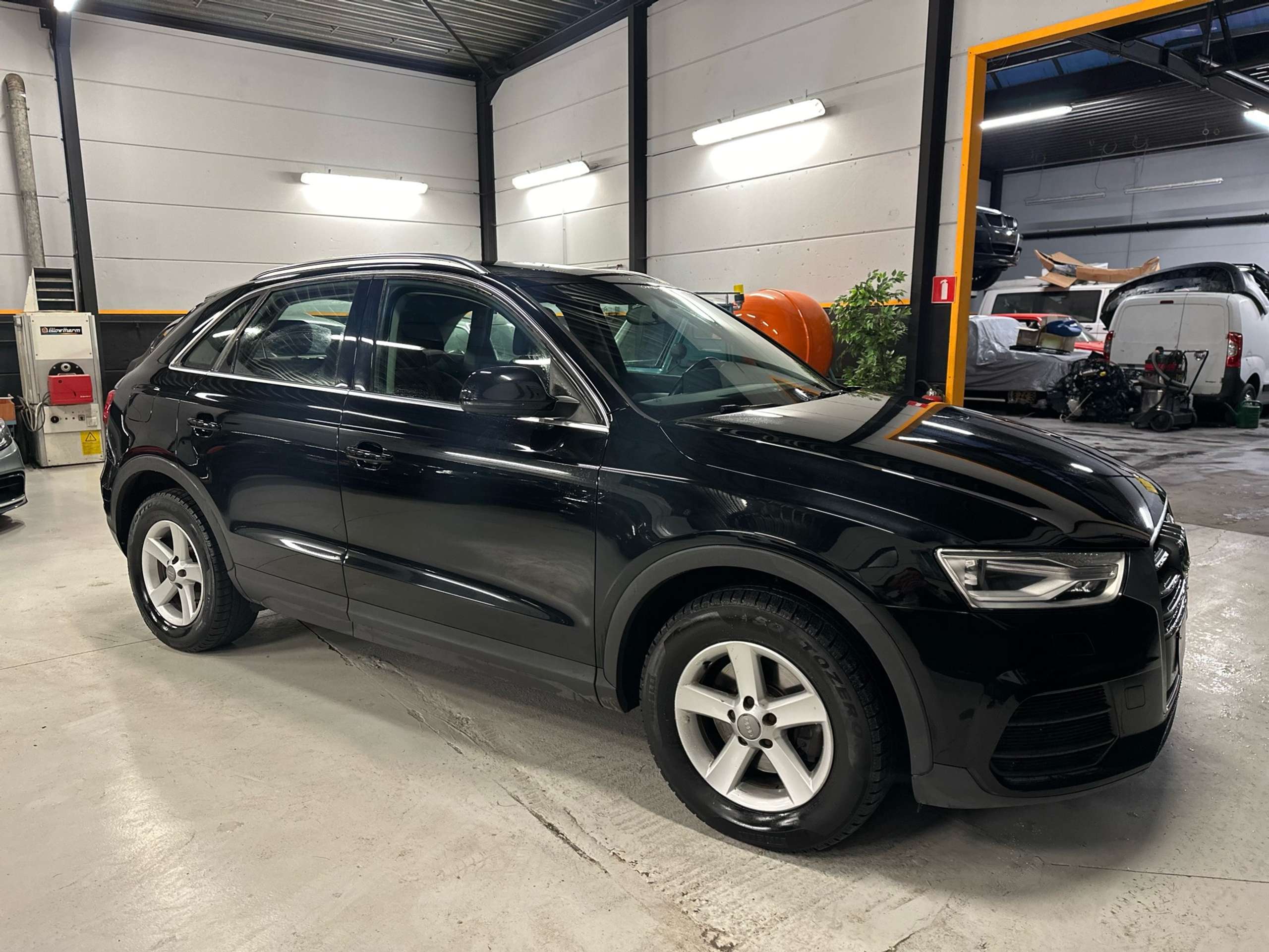 Audi - Q3