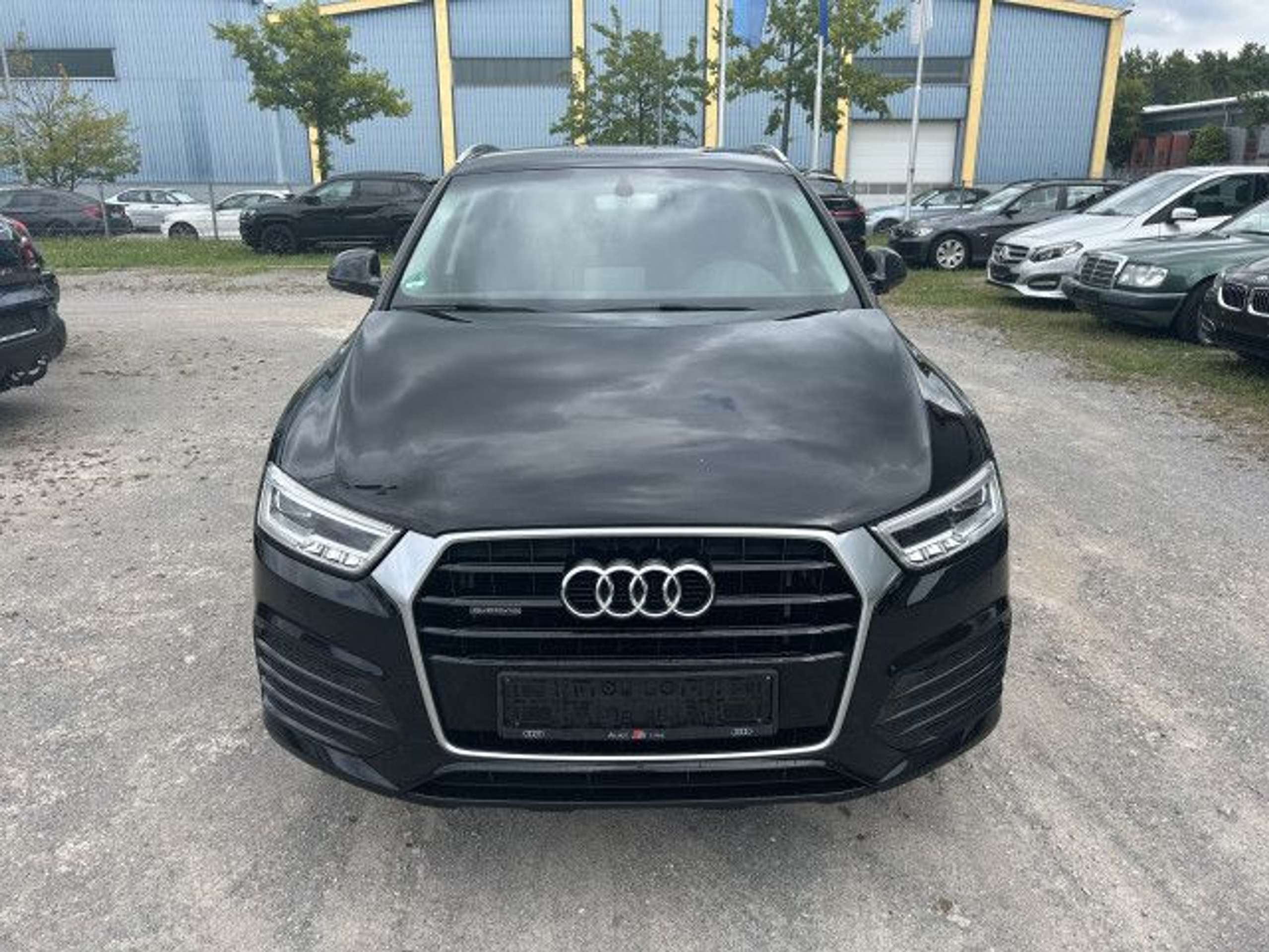 Audi - Q3