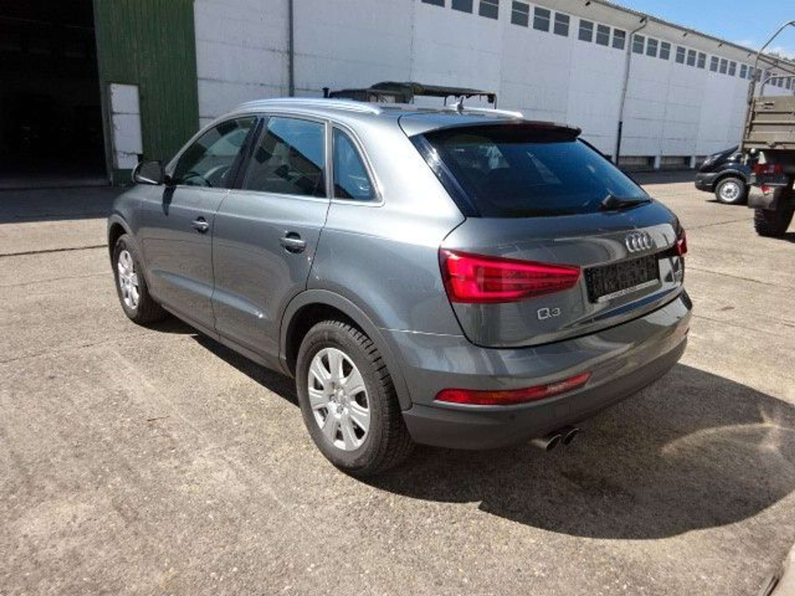 Audi - Q3