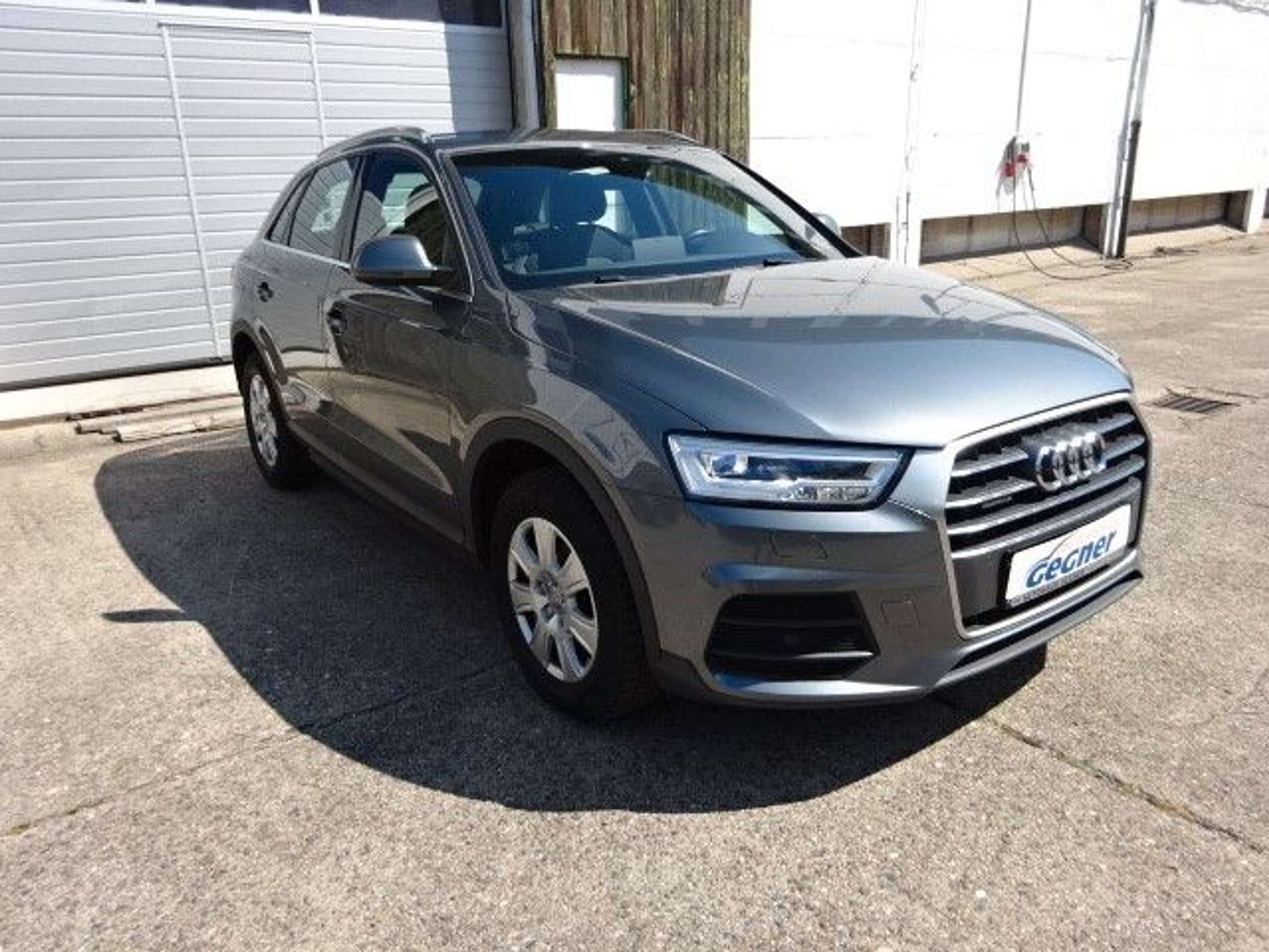 Audi - Q3