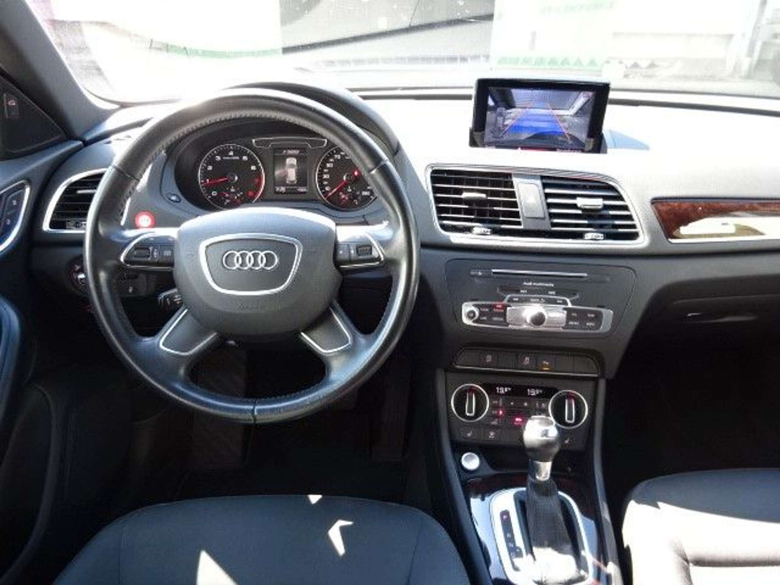 Audi - Q3