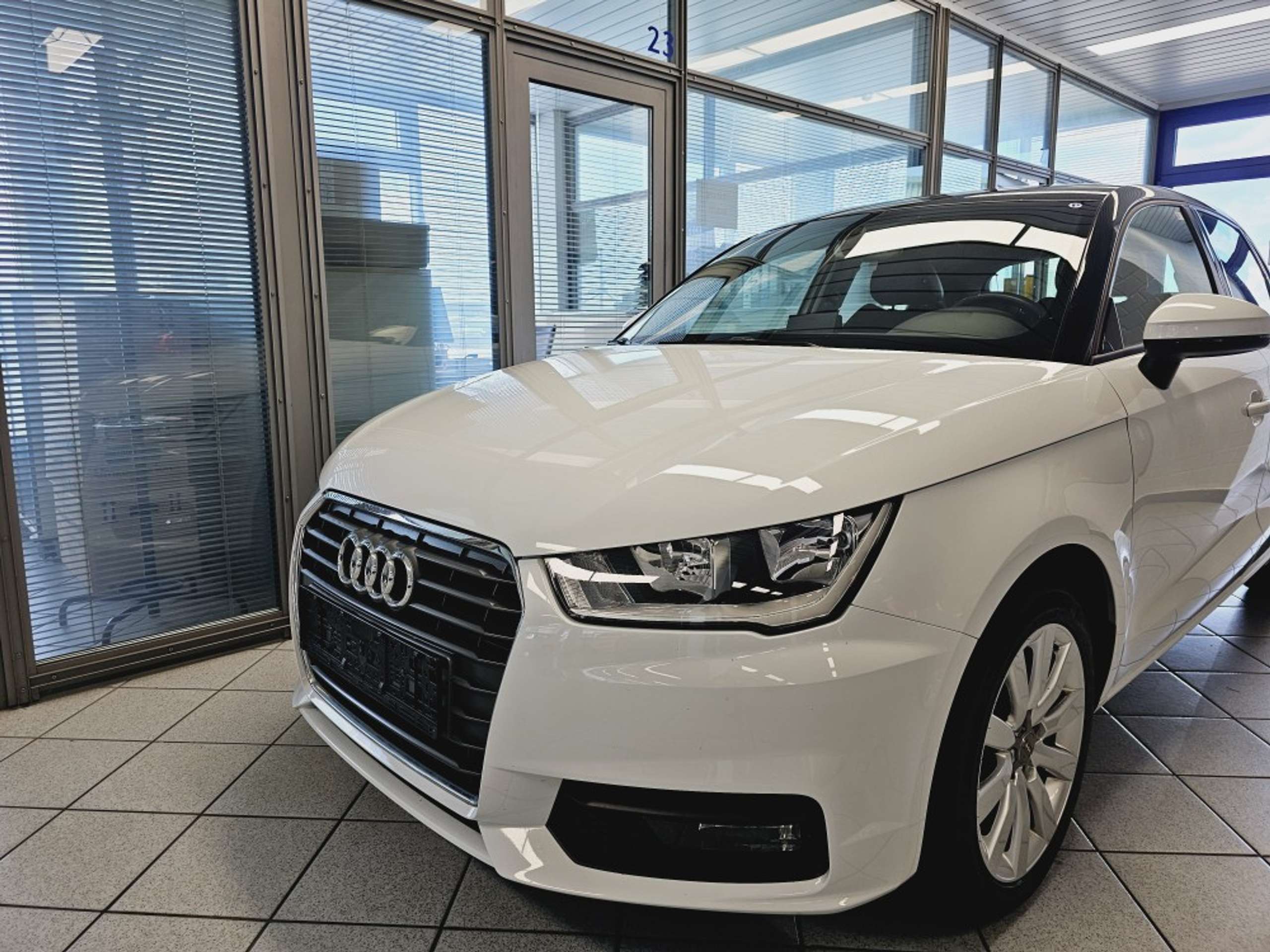 Audi - A1