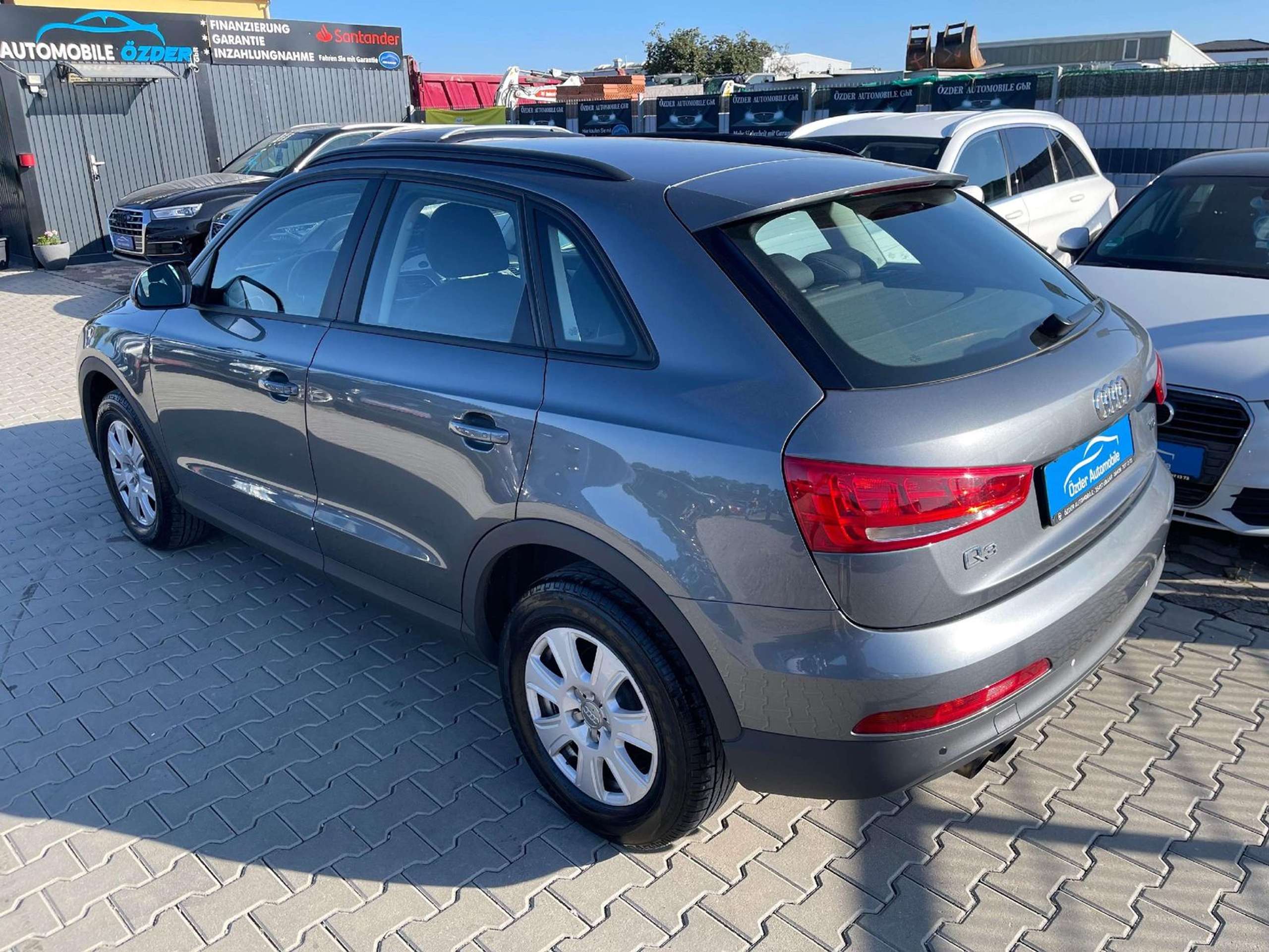 Audi - Q3