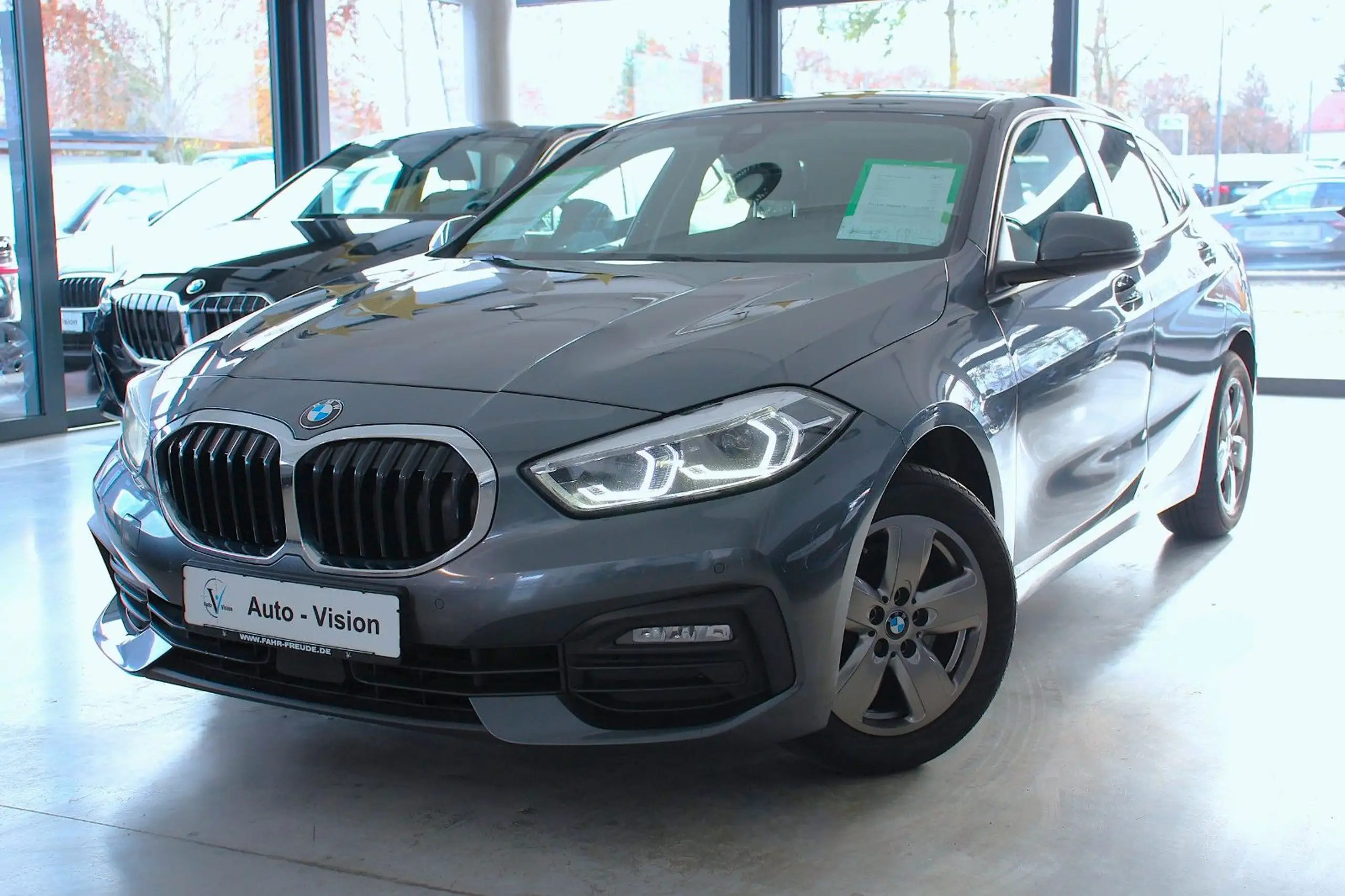 BMW - 118