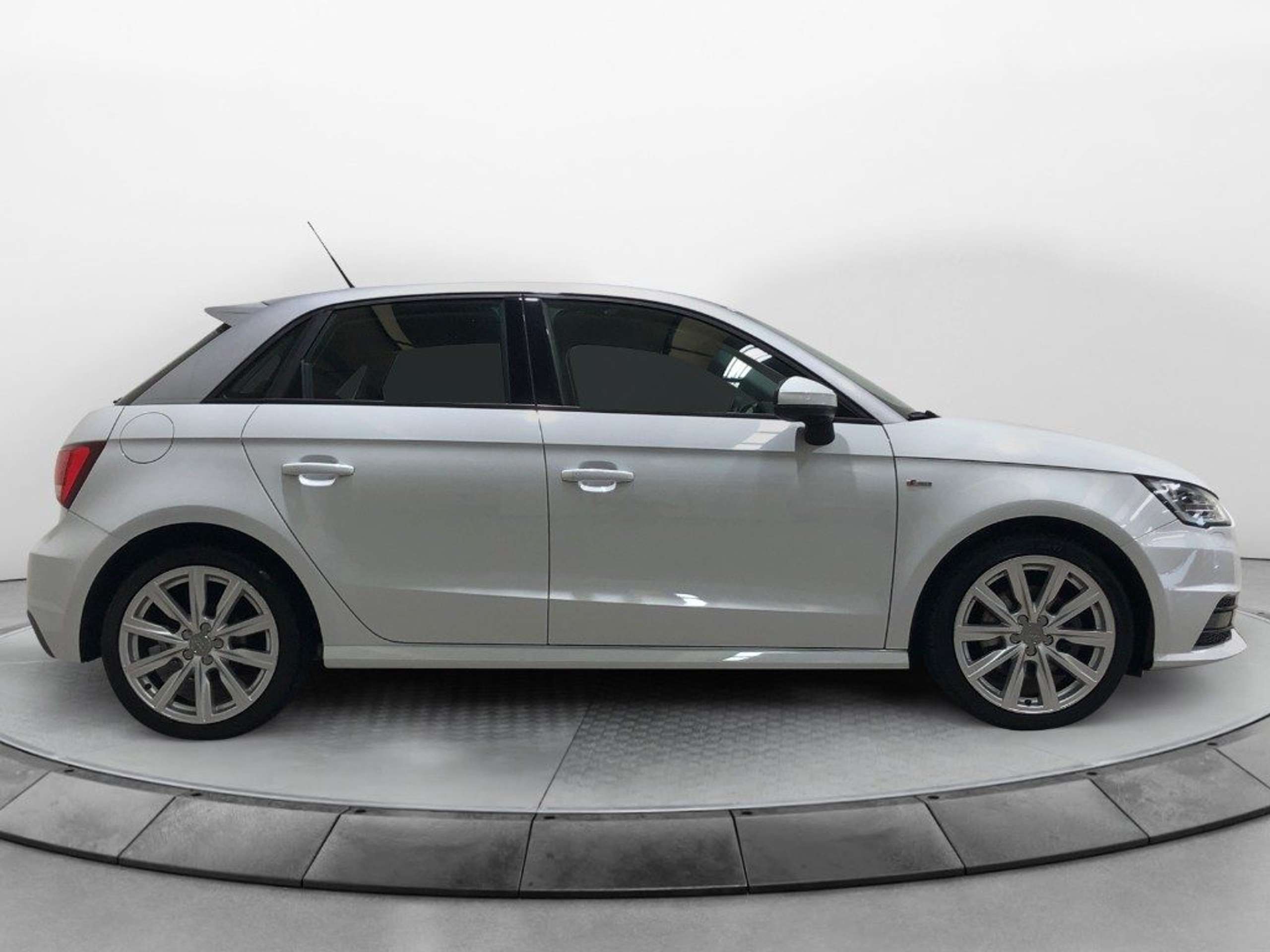 Audi - A1