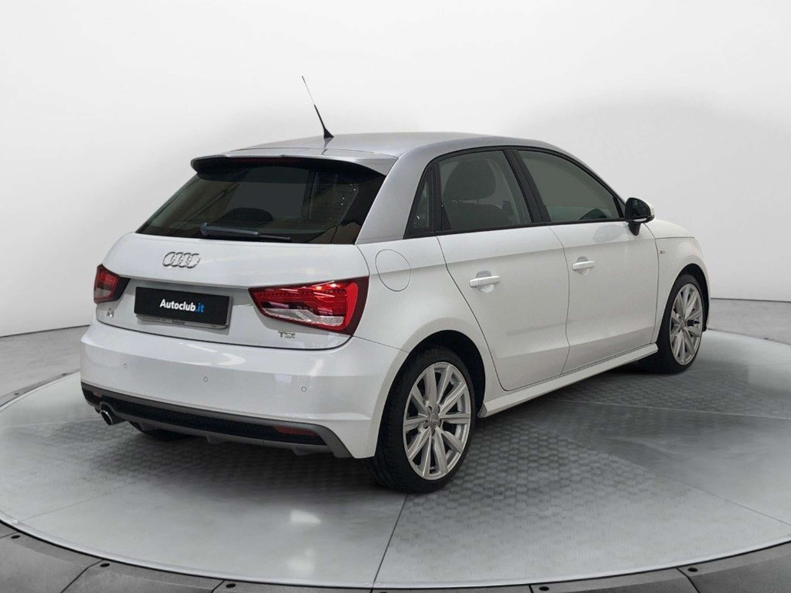 Audi - A1