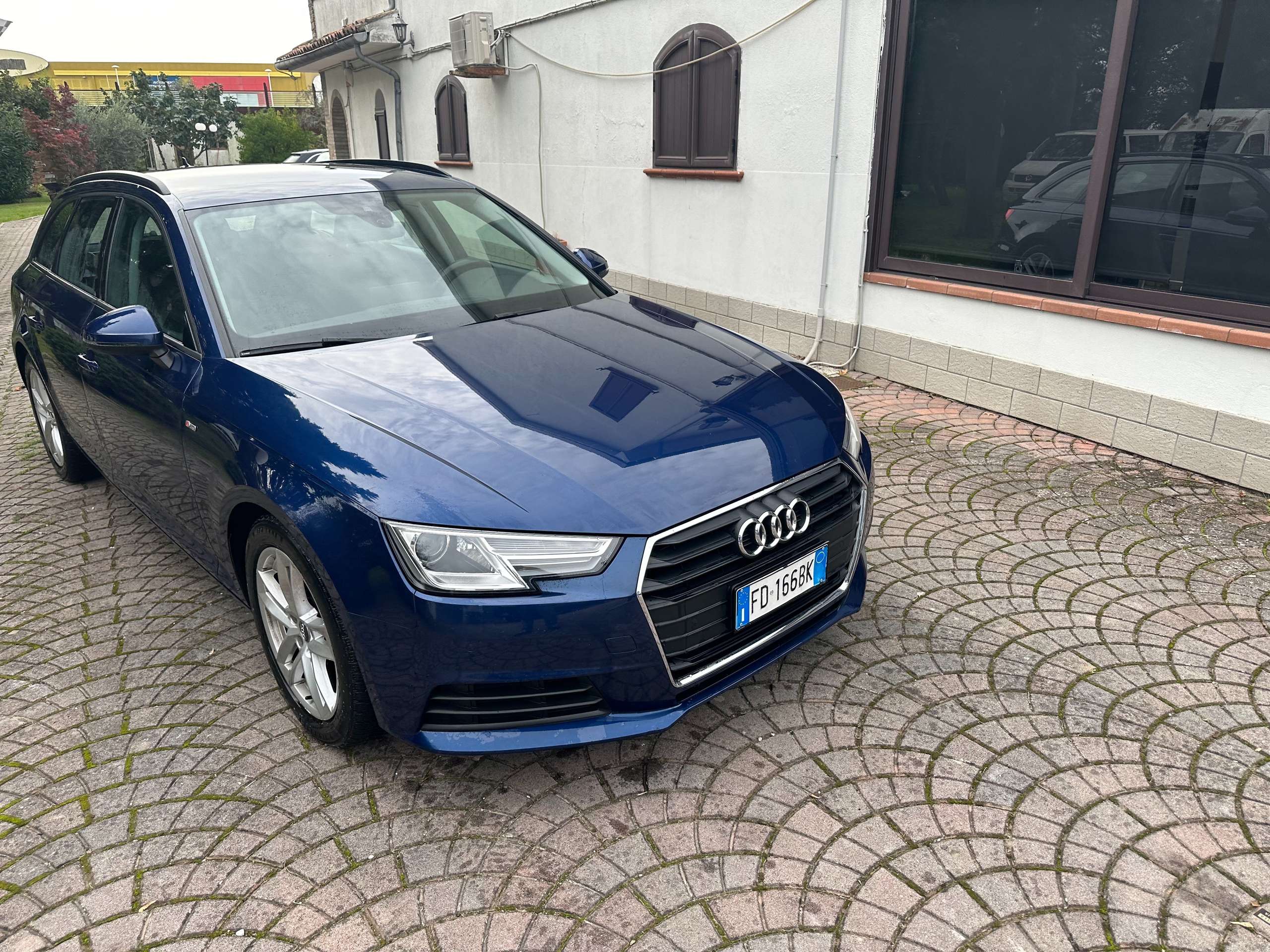 Audi - A4