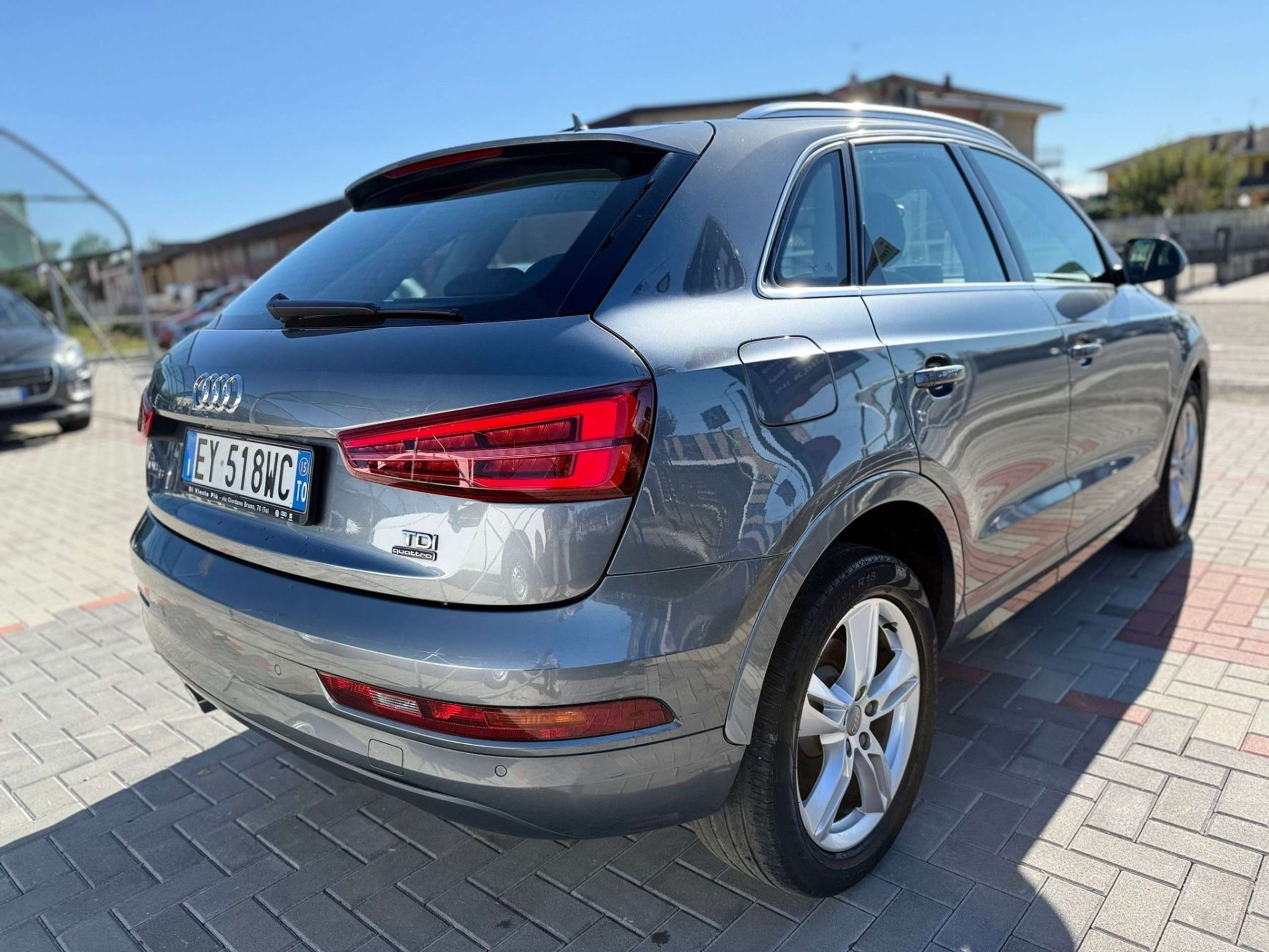 Audi - Q3