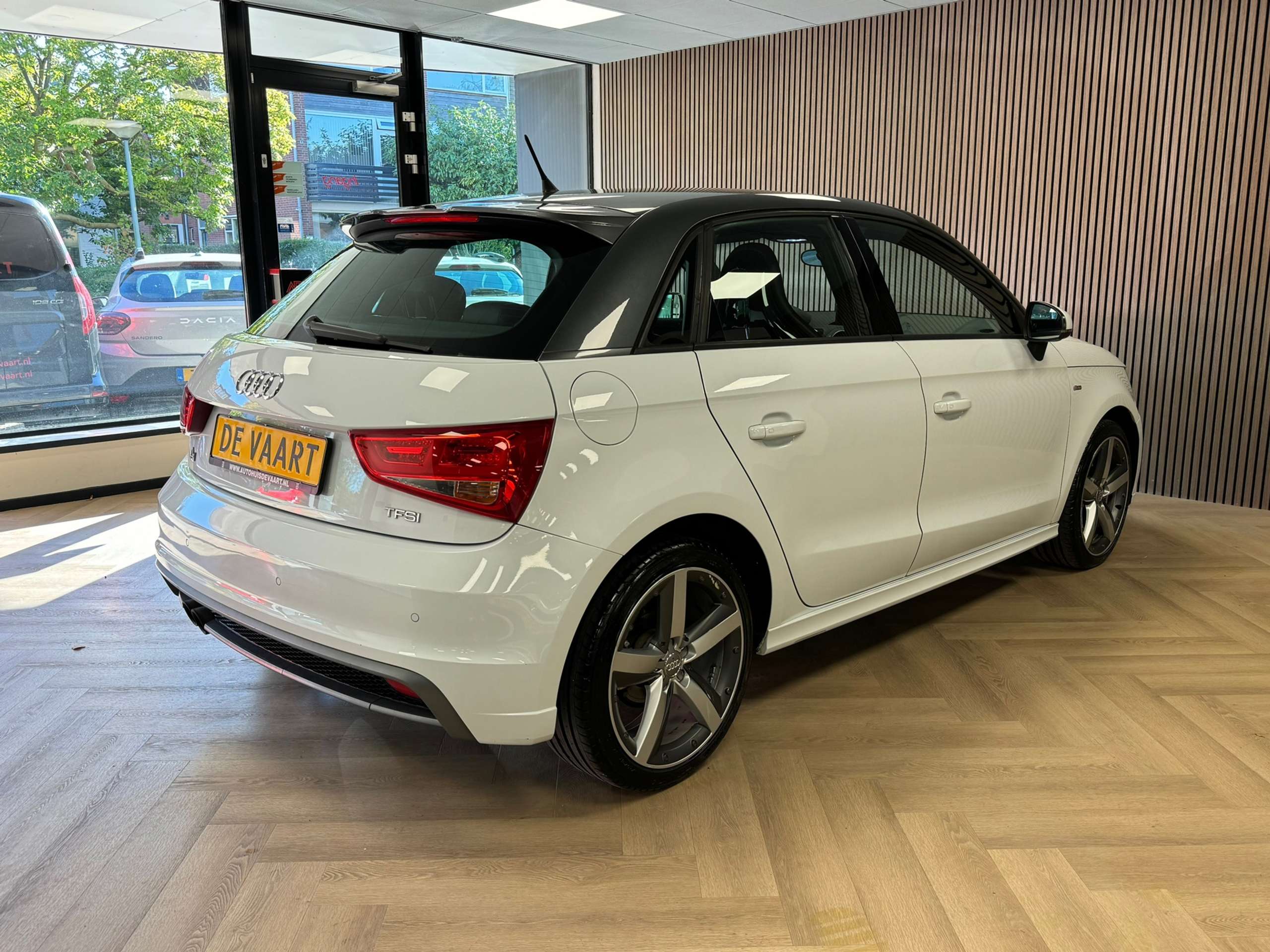 Audi - A1