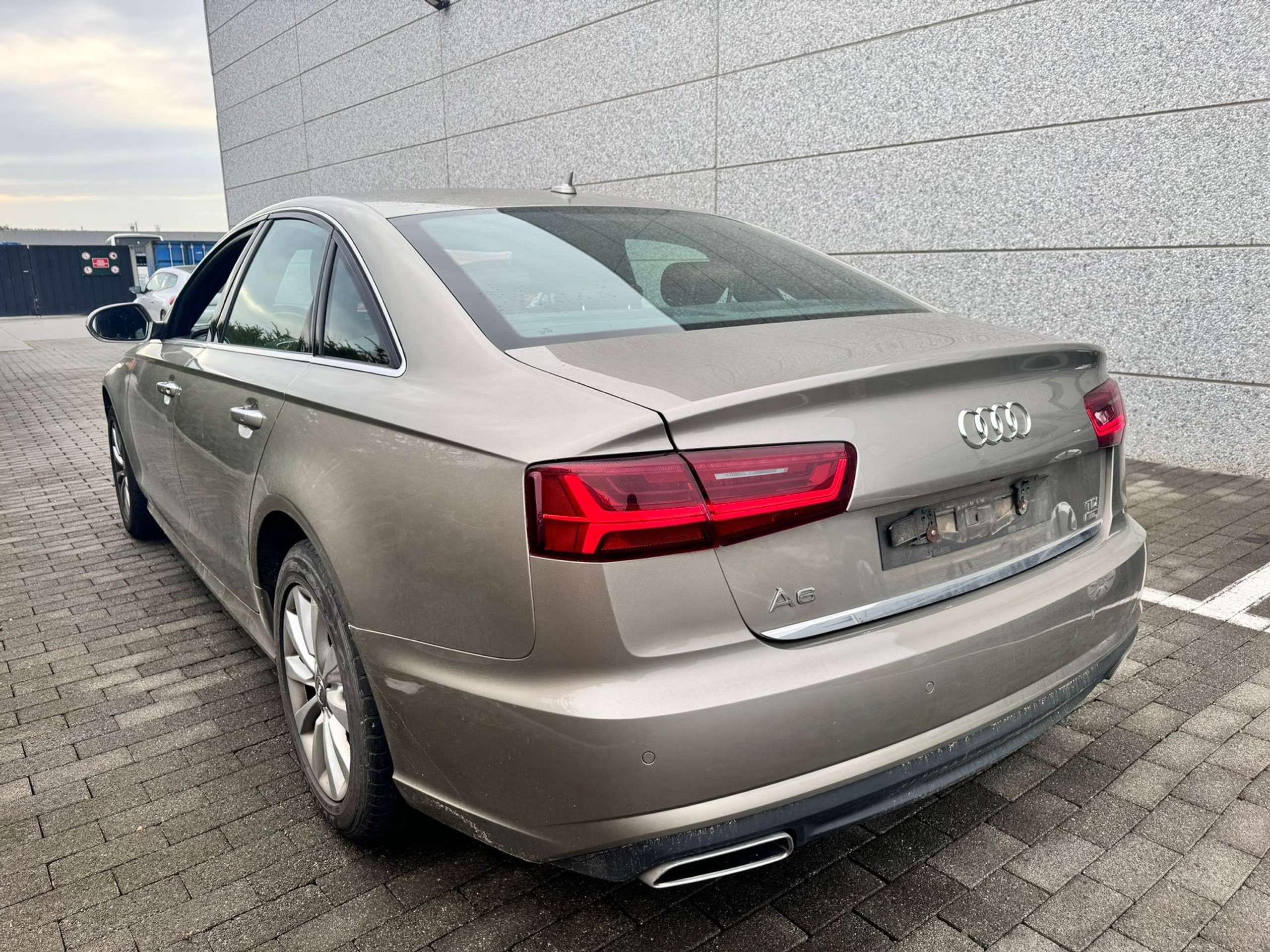 Audi - A6