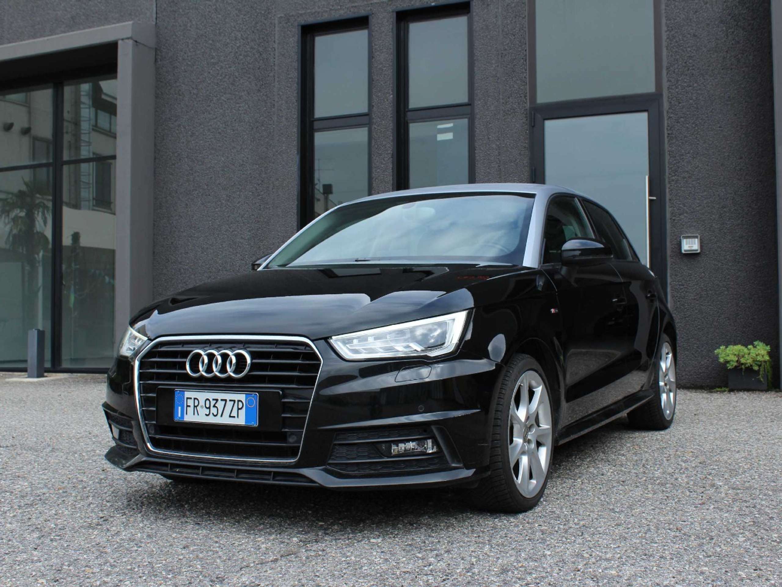 Audi - A1