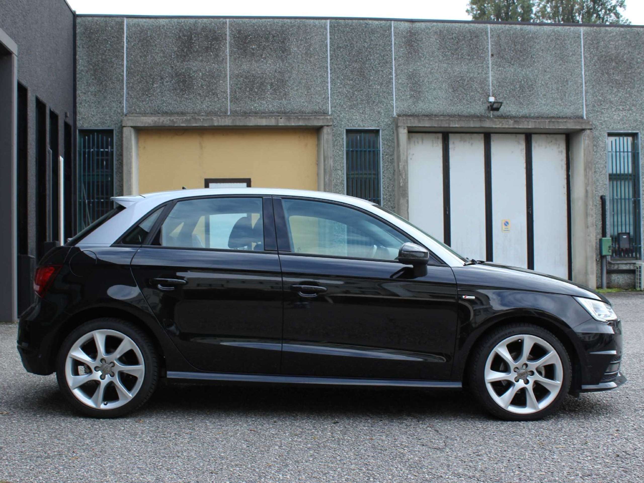 Audi - A1