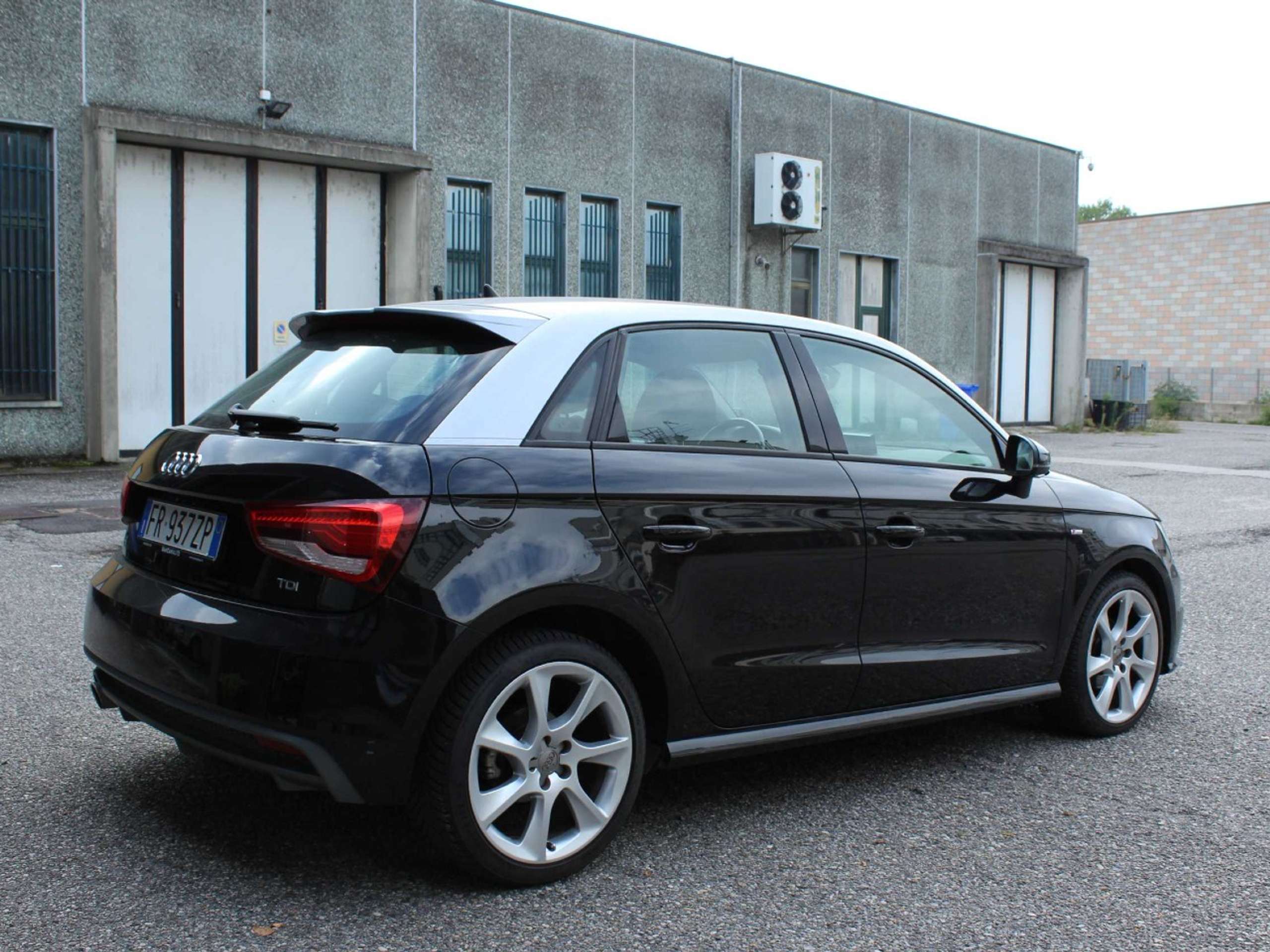 Audi - A1