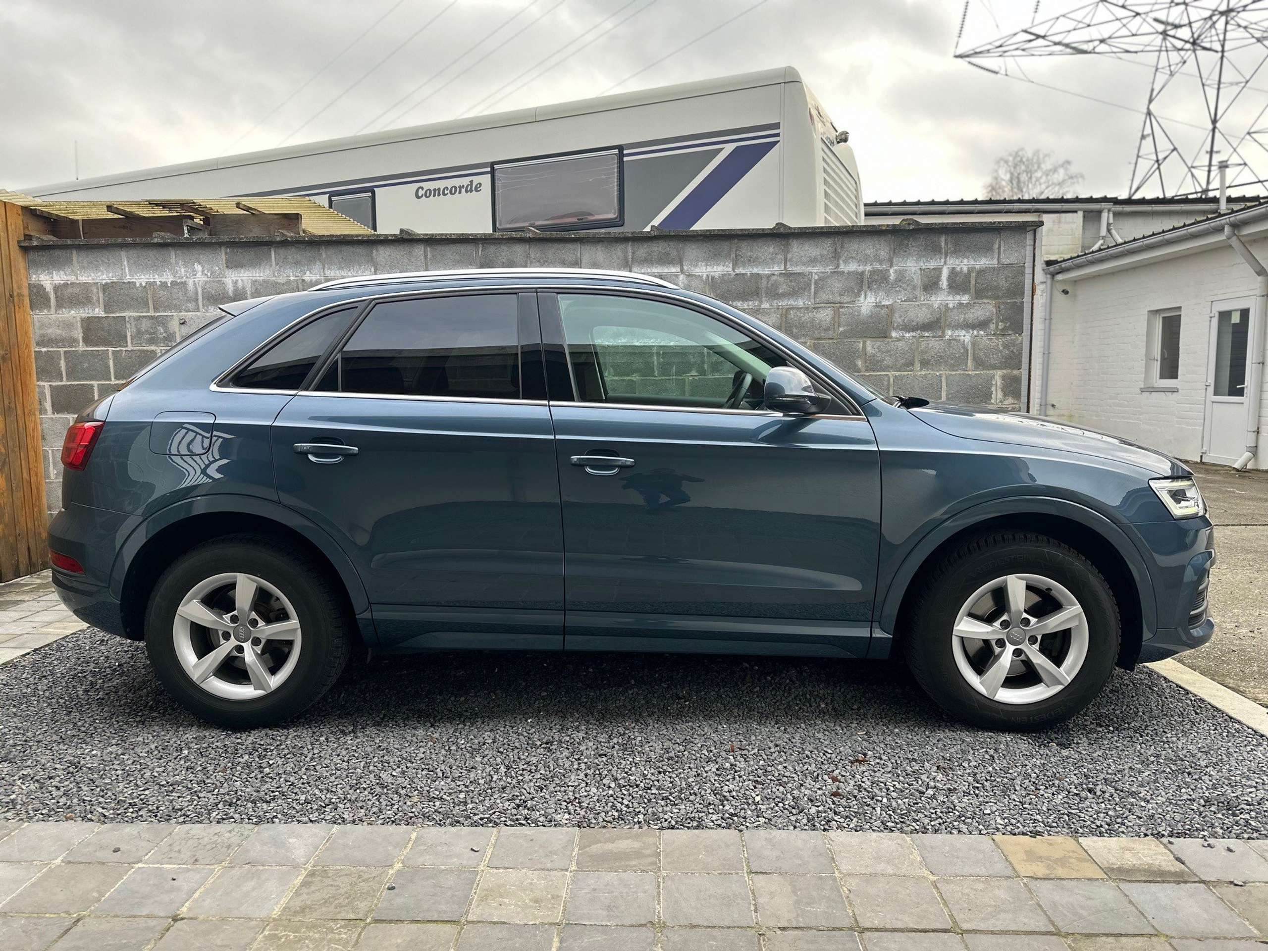 Audi - Q3