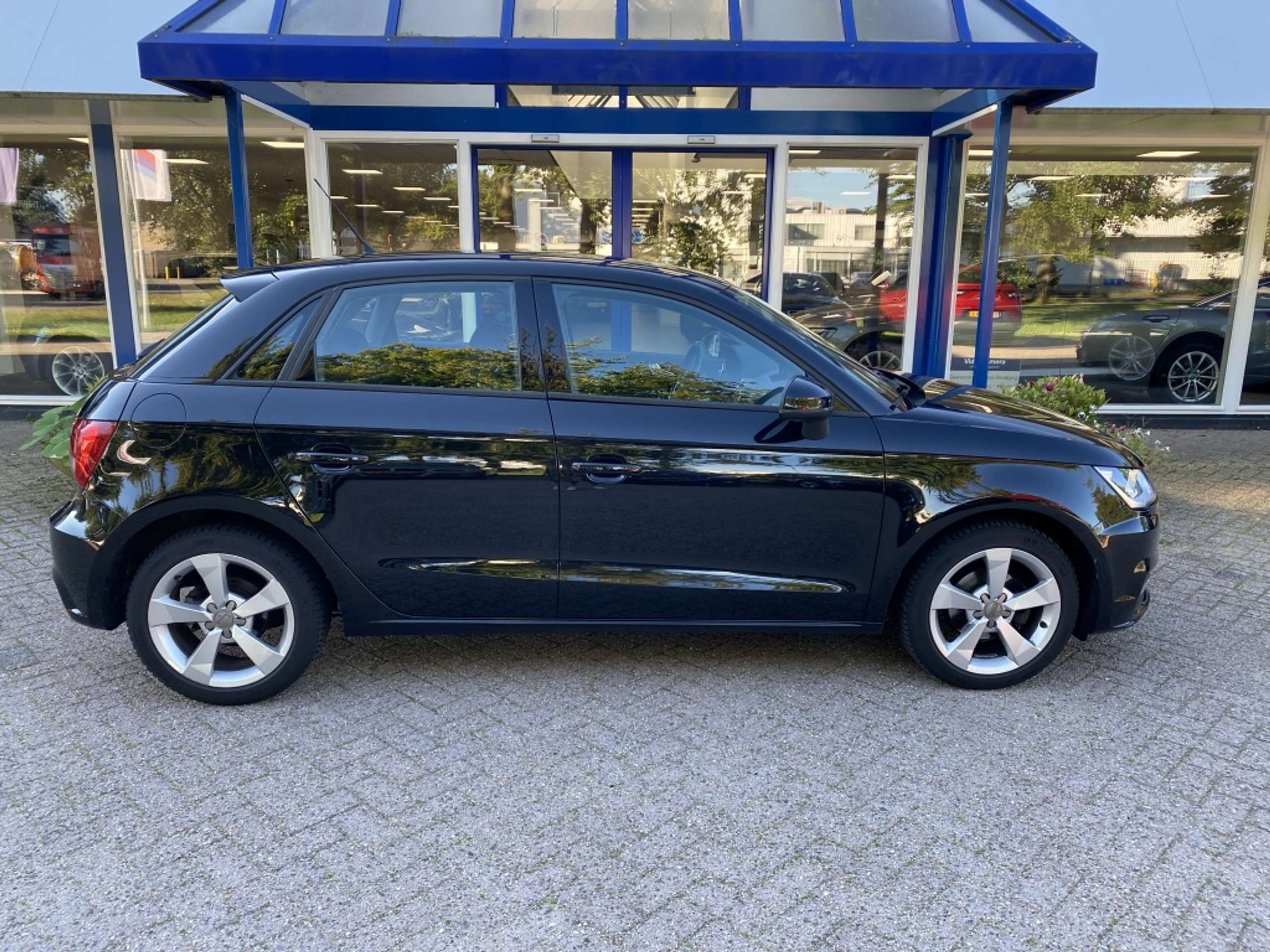 Audi - A1