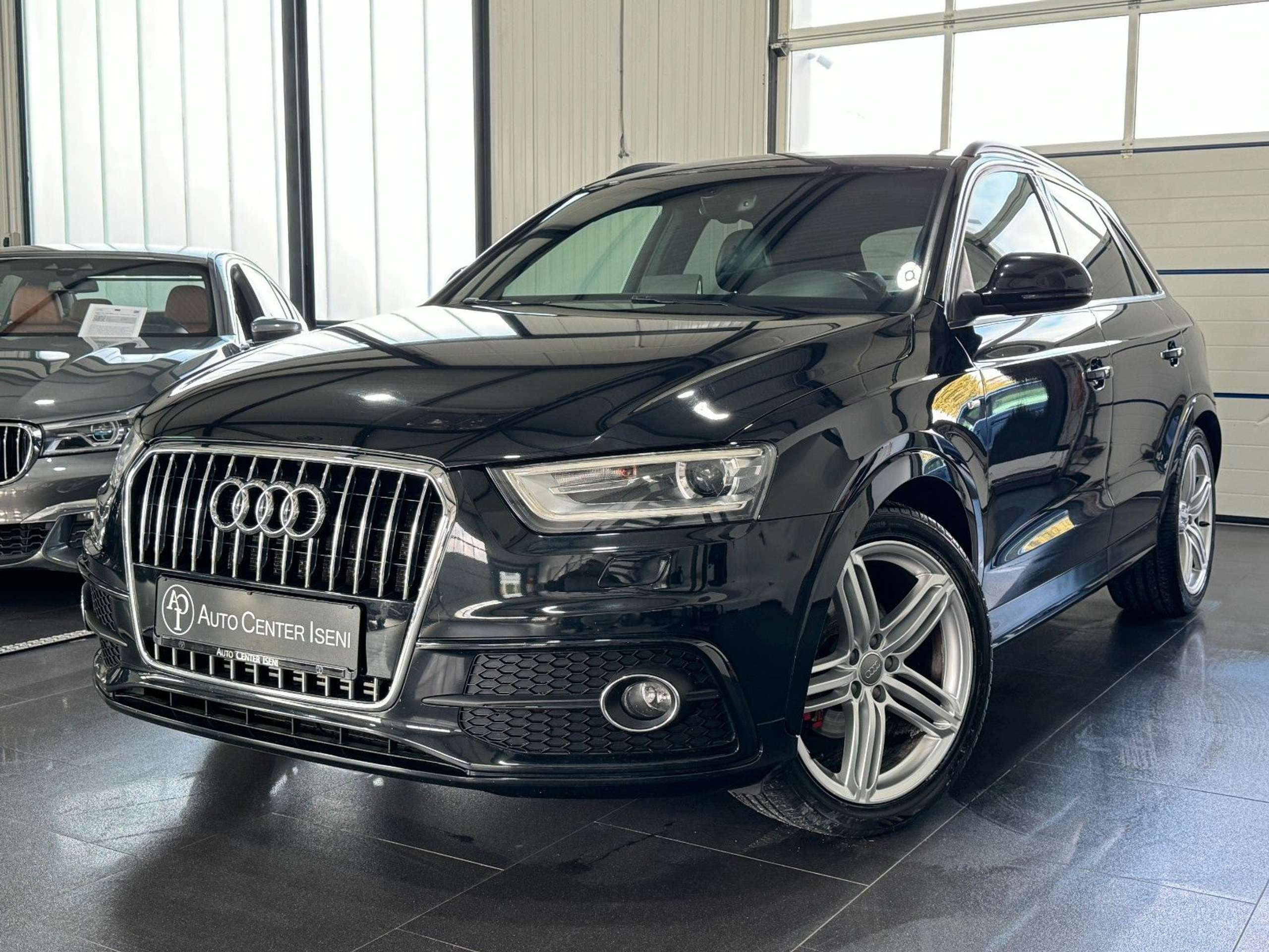 Audi - Q3