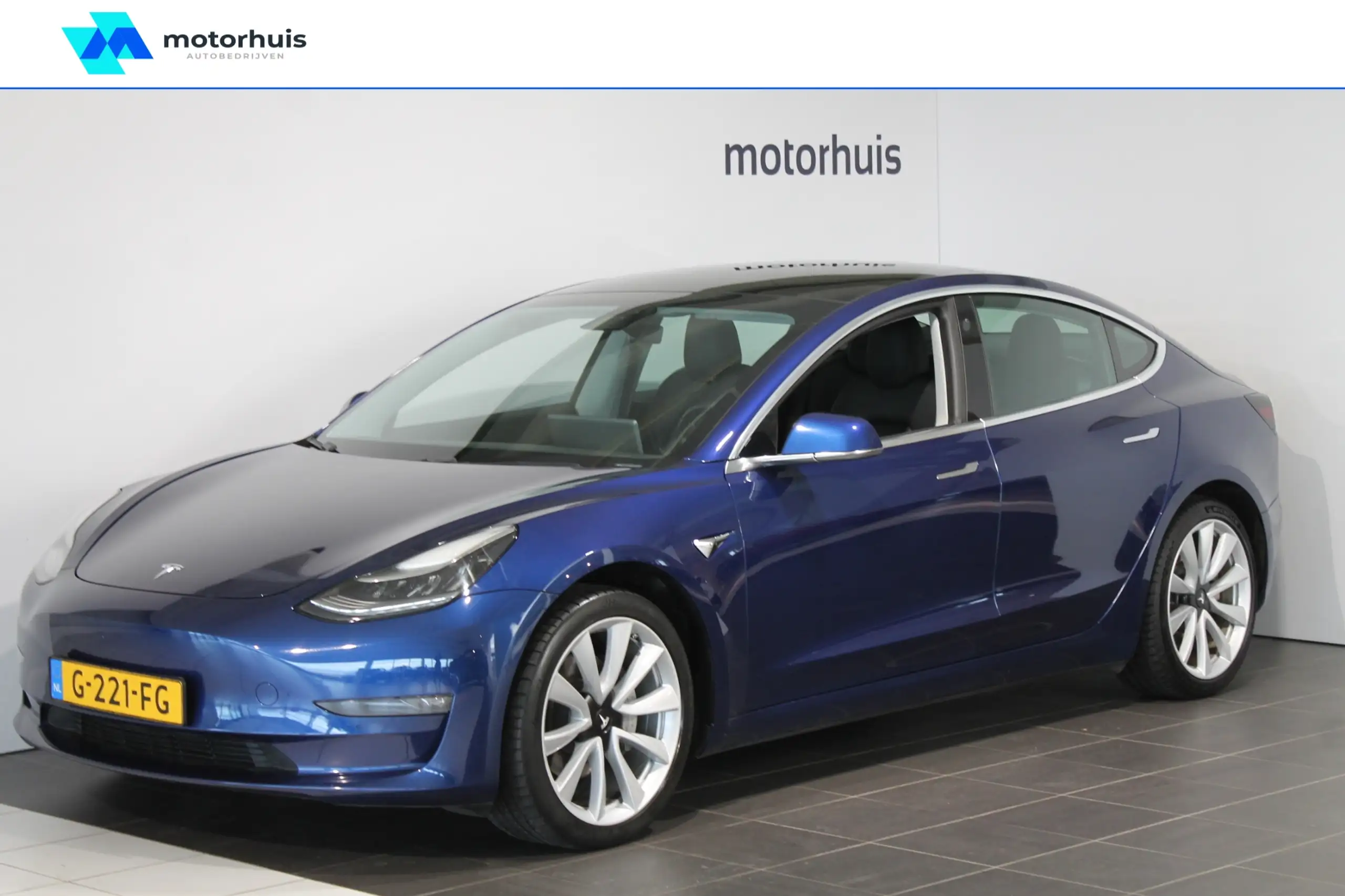 Tesla - Model 3