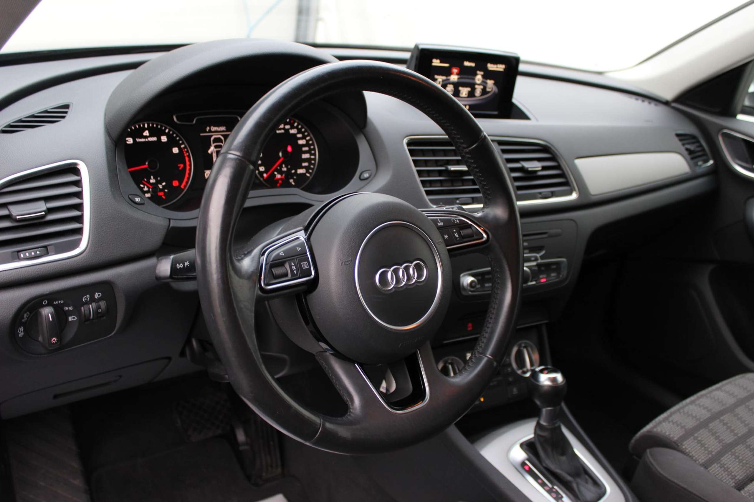 Audi - Q3