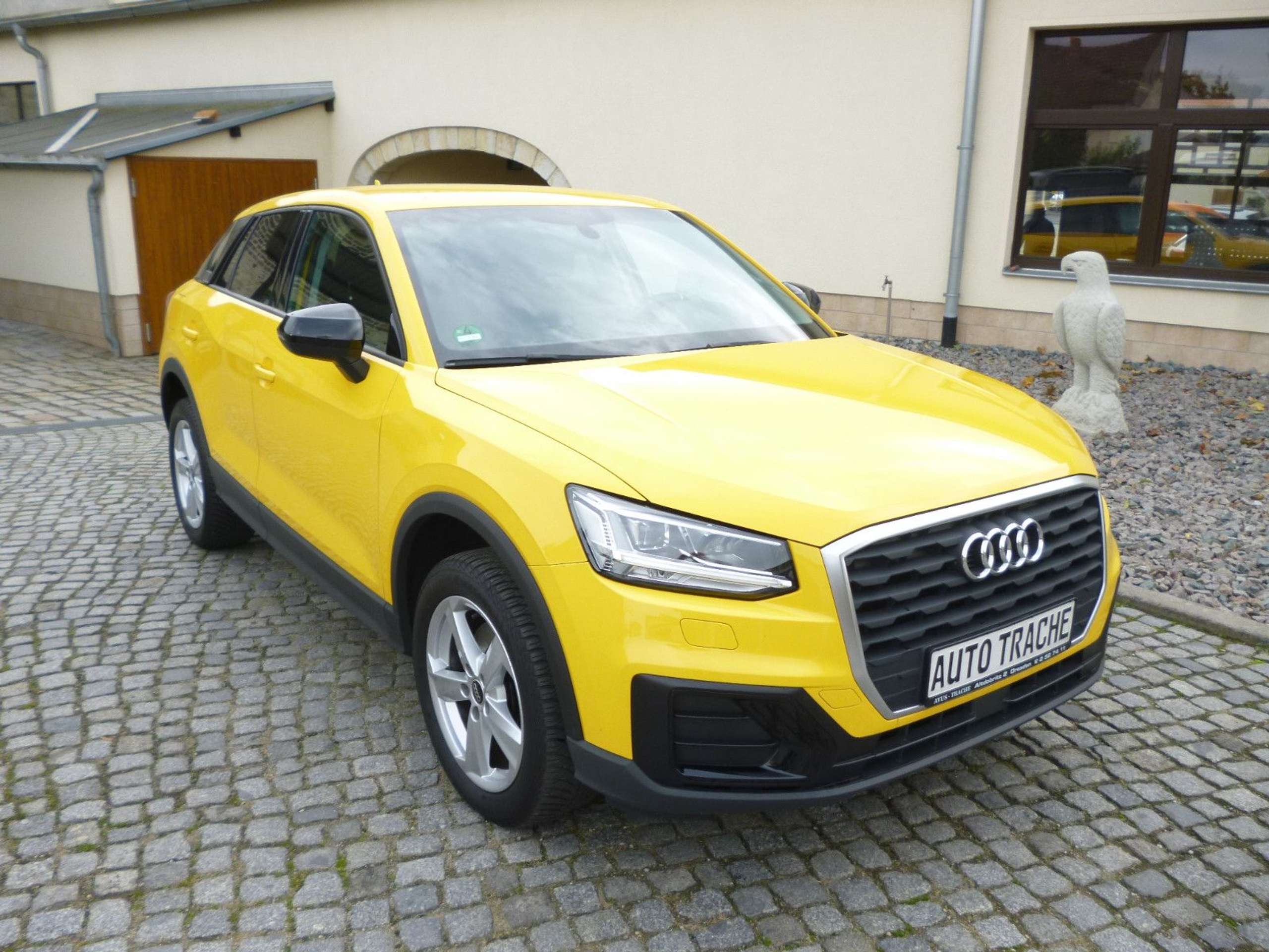 Audi - Q2